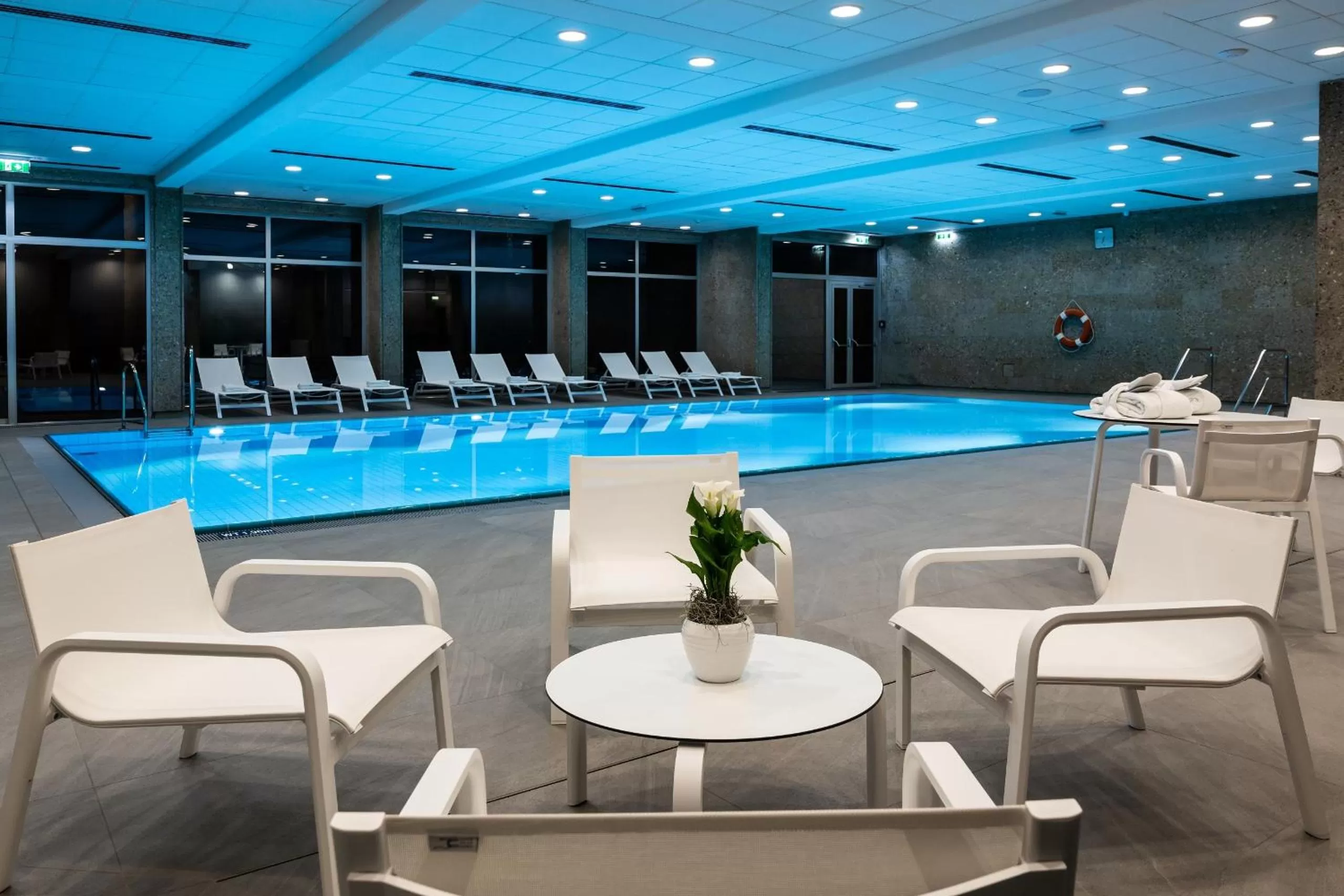 Swimming pool in Hotel Schloss Hernstein