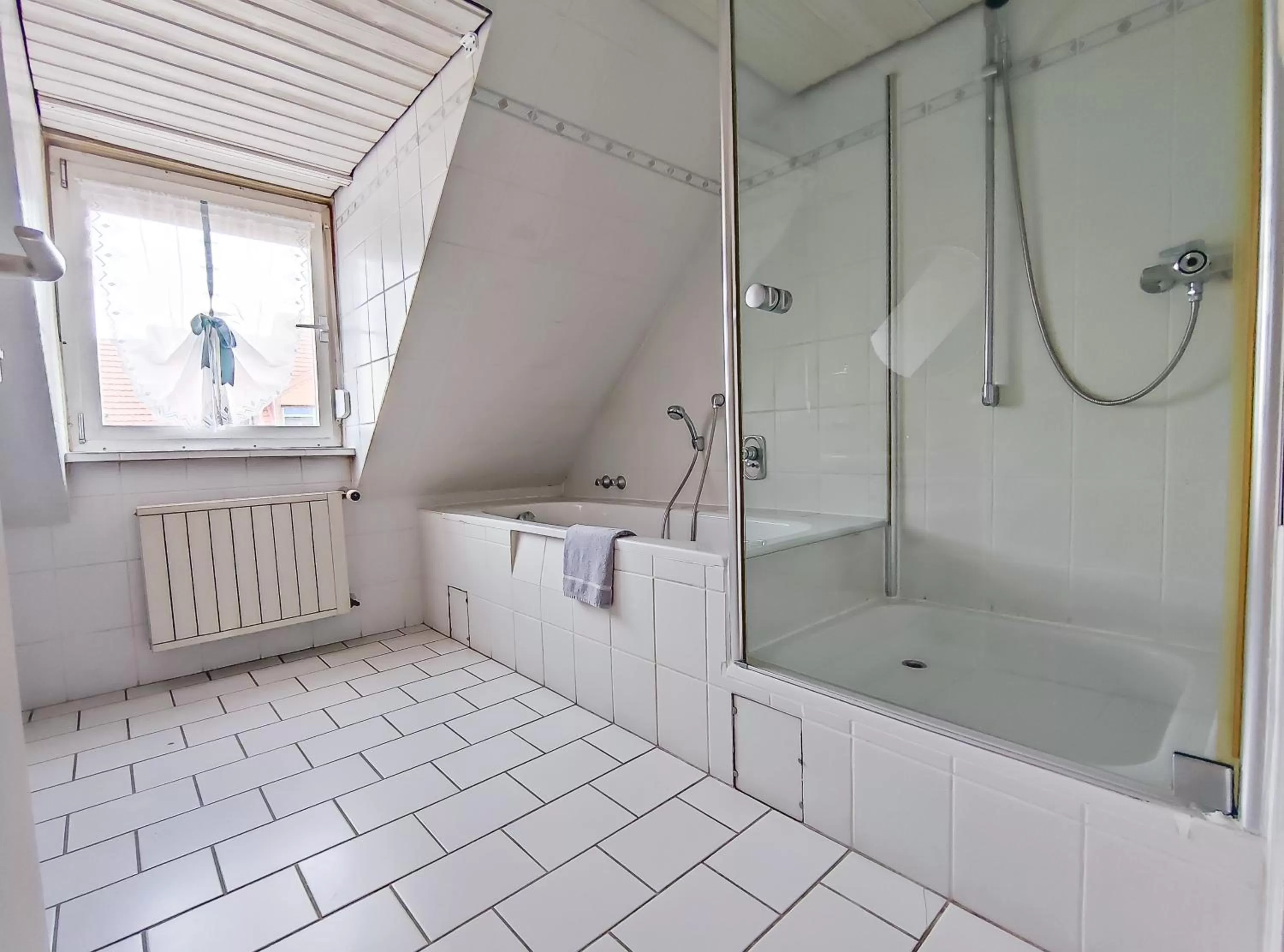 Shower in Zwehrener Hof