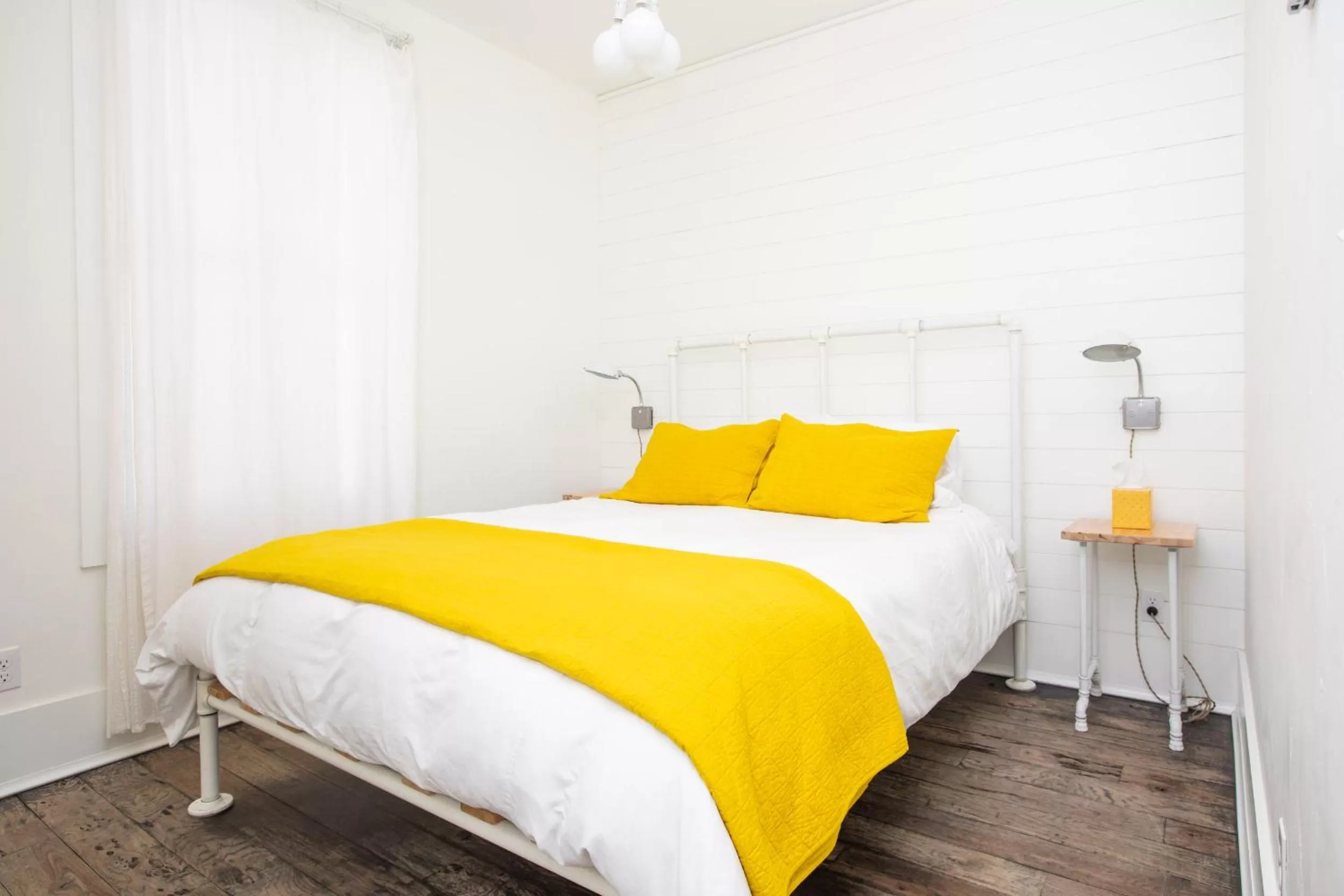 Bedroom, Bed in South Main Residences by Surf Hotel