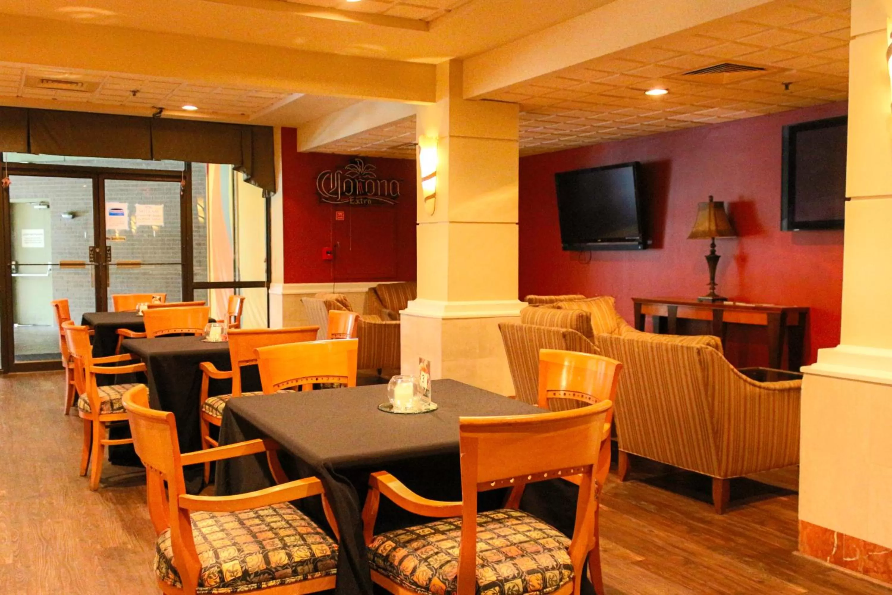 Restaurant/places to eat in Ramada Plaza by Wyndham Atlanta Airport
