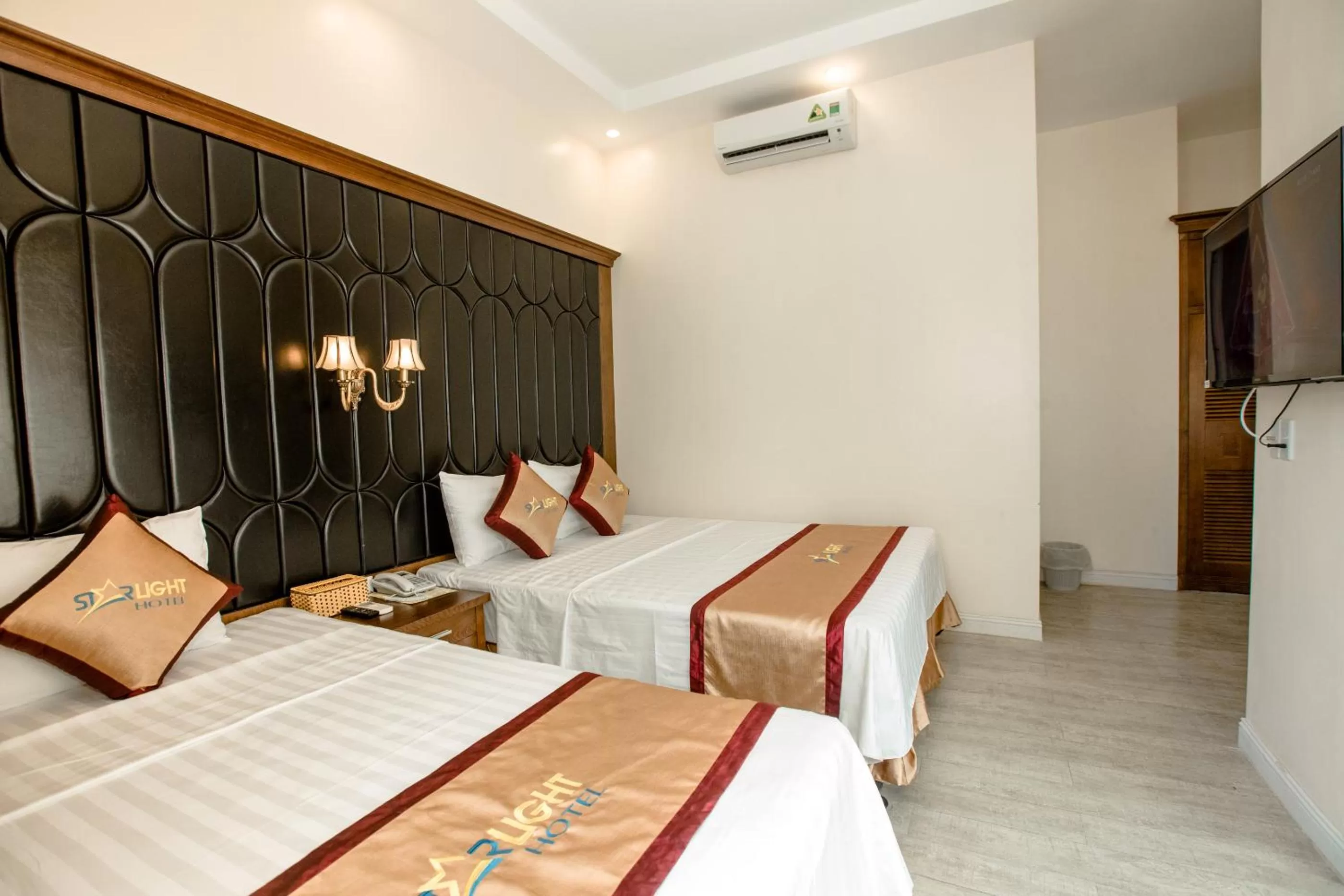 HaLong Starlight Inn & Travel