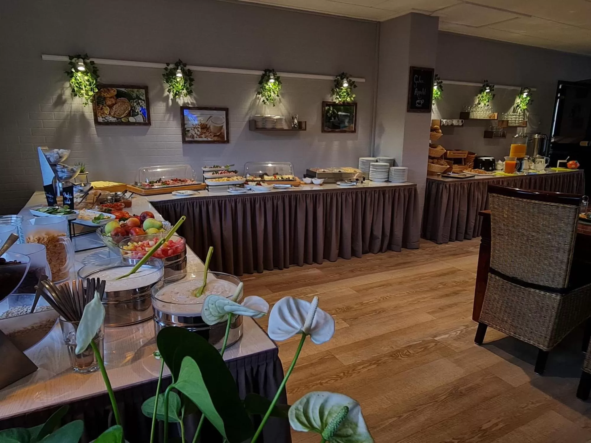 Buffet breakfast in Hotel Pommerscher Hof