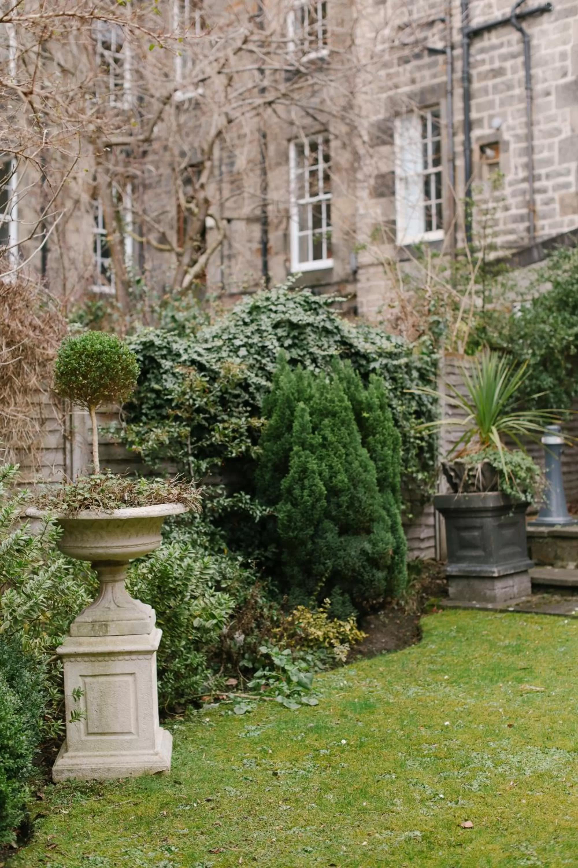 Property building in Nira Caledonia