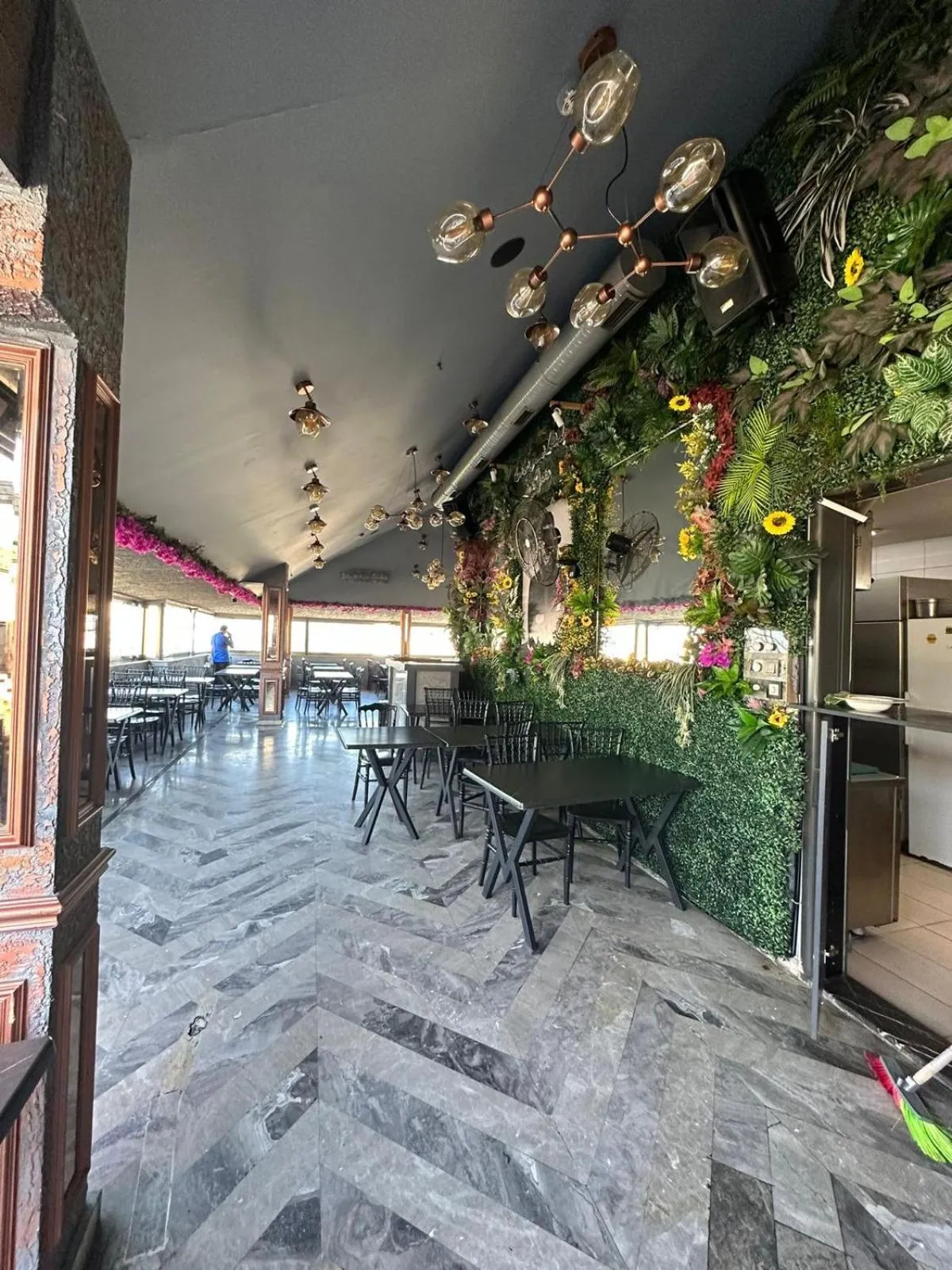 Restaurant/places to eat in TK Taxim Bosphorus Hotel