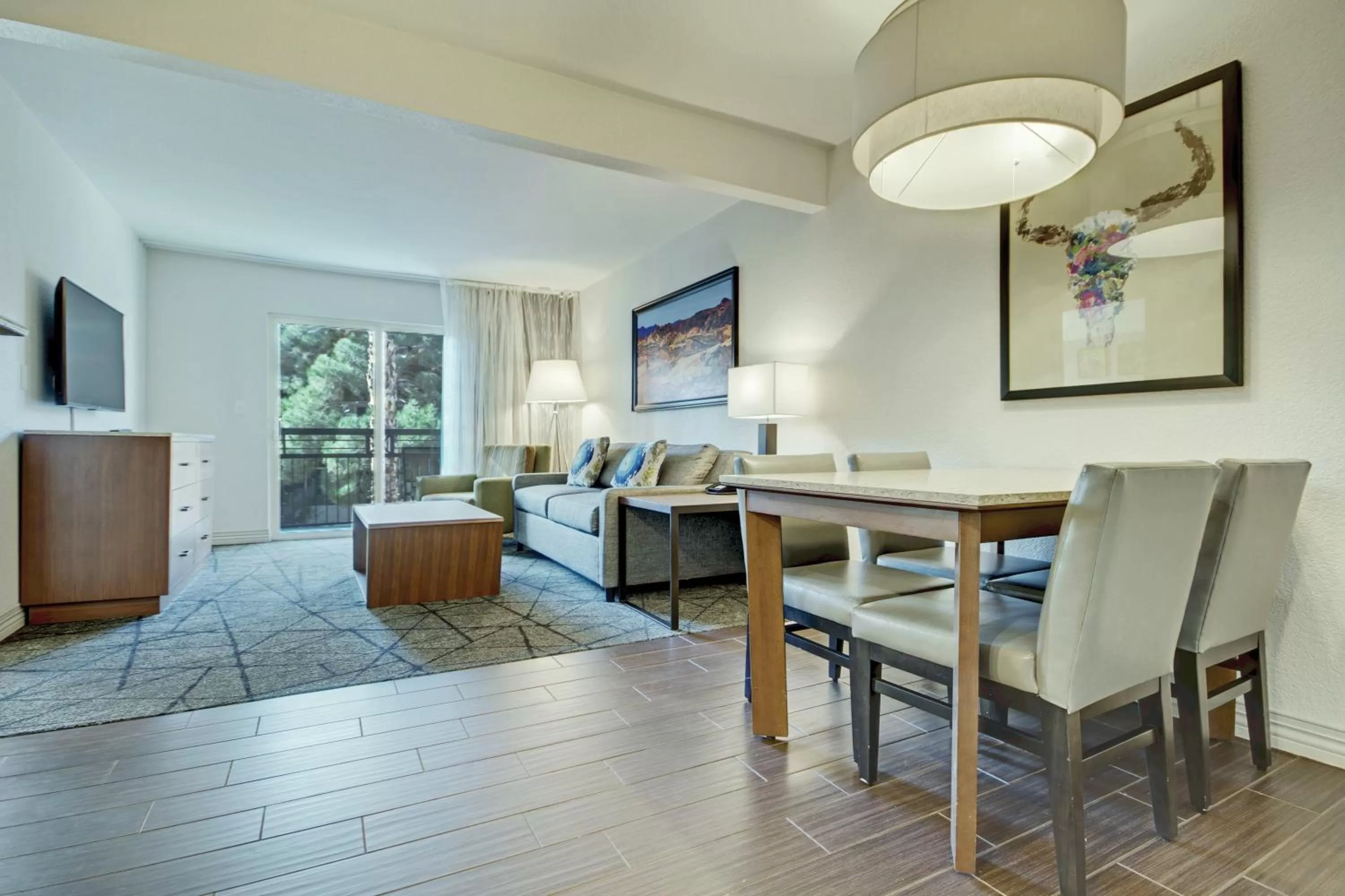 Food and drinks in Desert Rose Resort