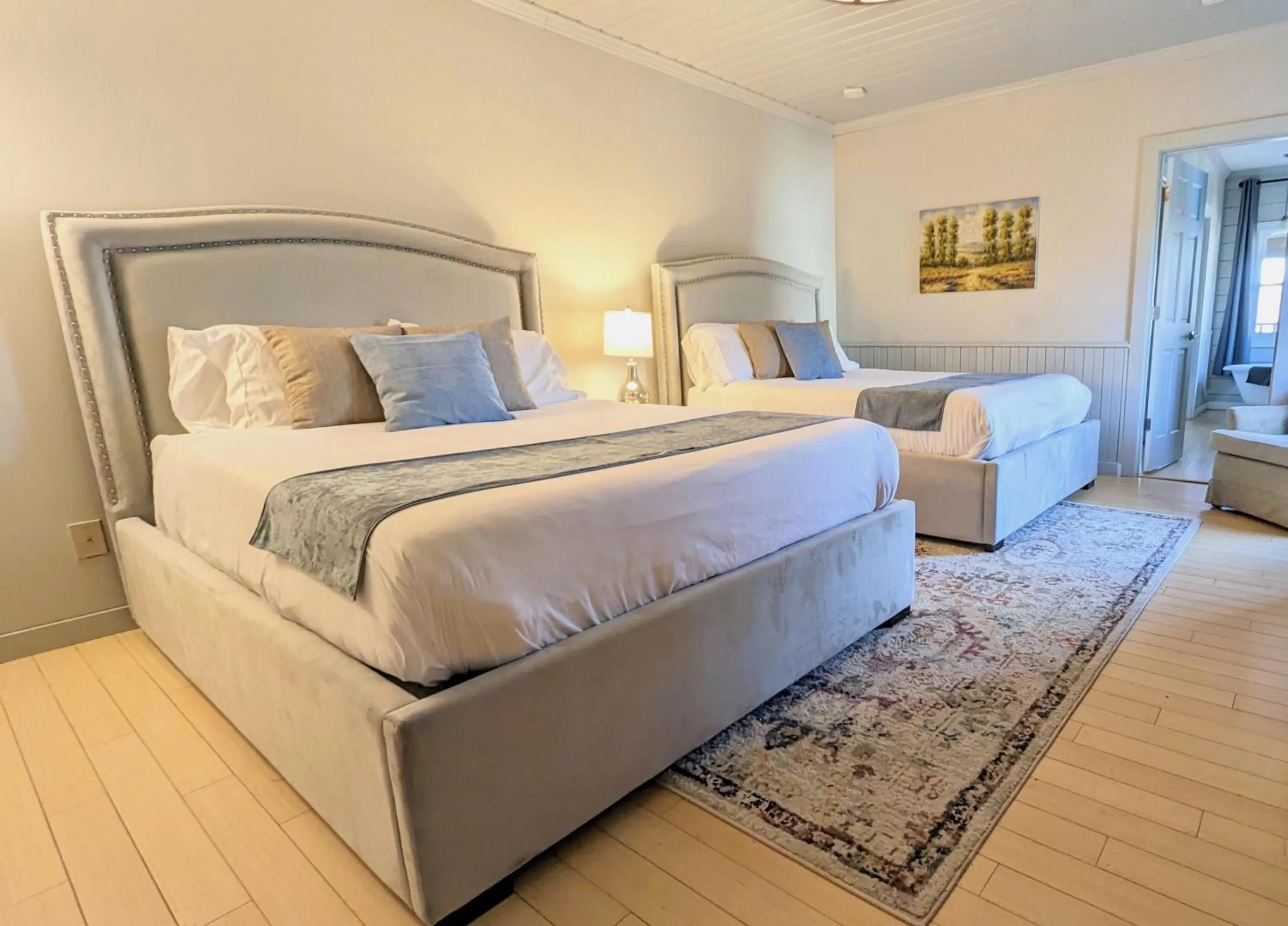 Bedroom, Bed in Barefoot Hills