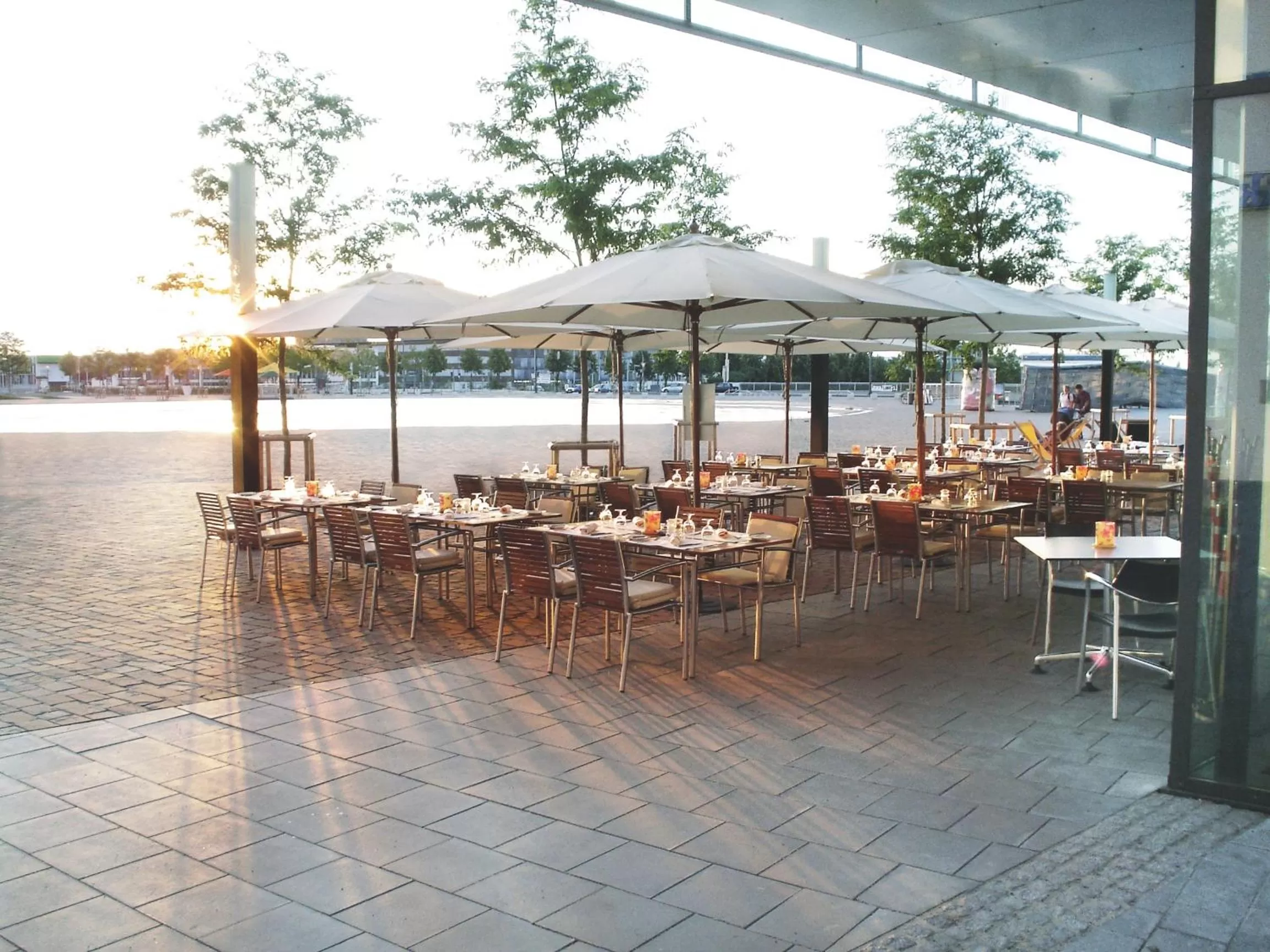 Restaurant/places to eat in Novotel München Messe