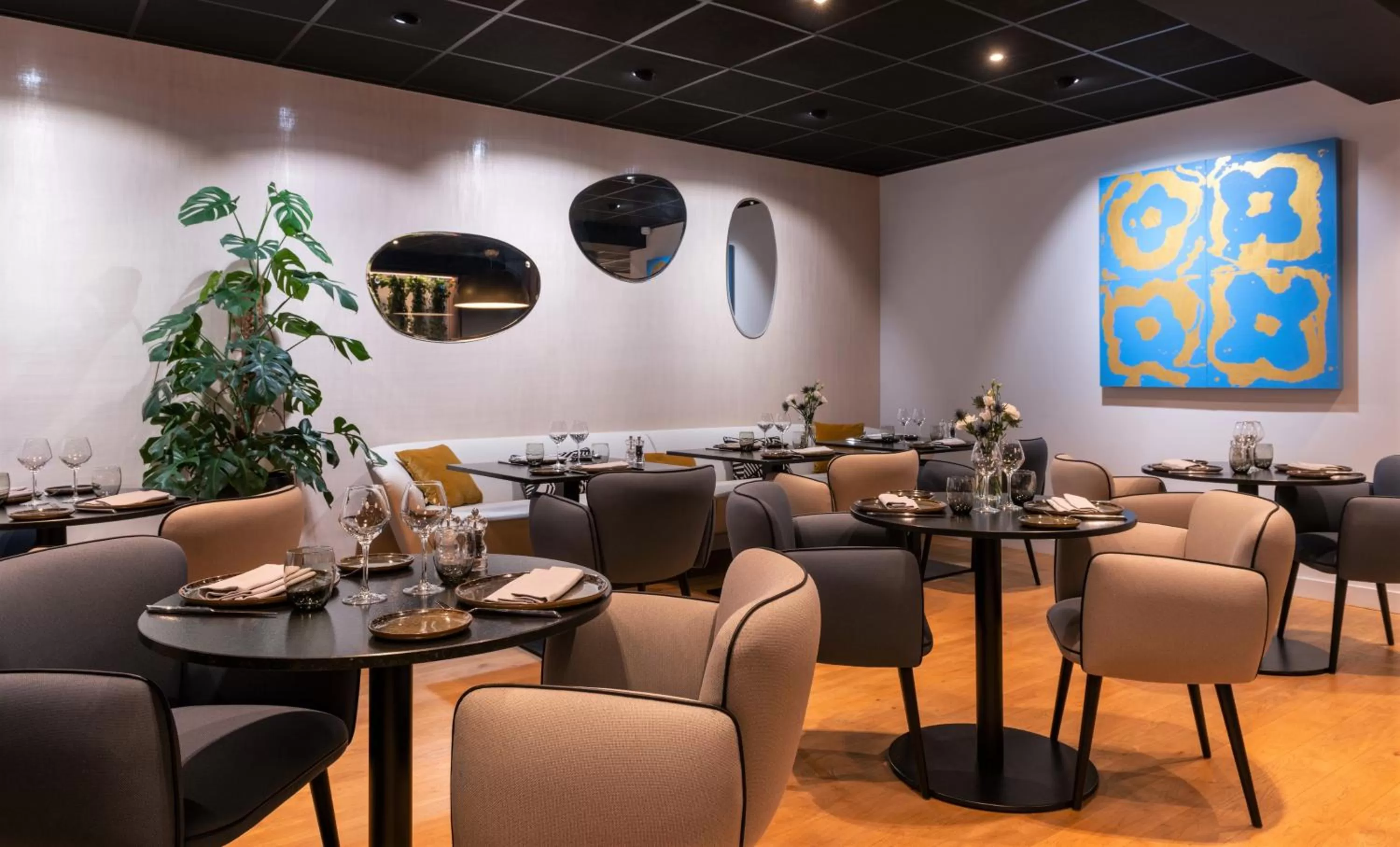 Restaurant/places to eat in L'Amirauté Brest