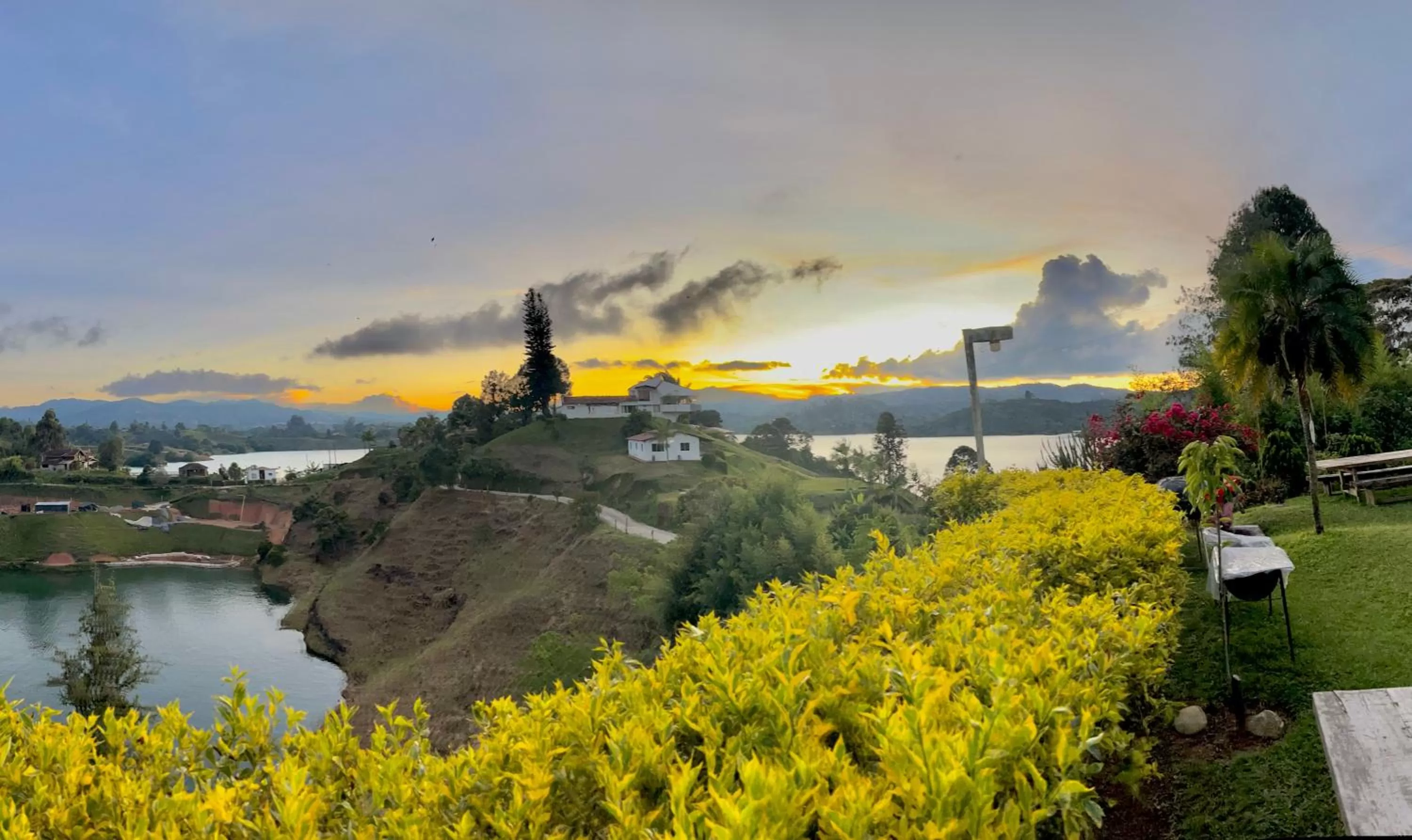 Paradise Lake Finca Hotel