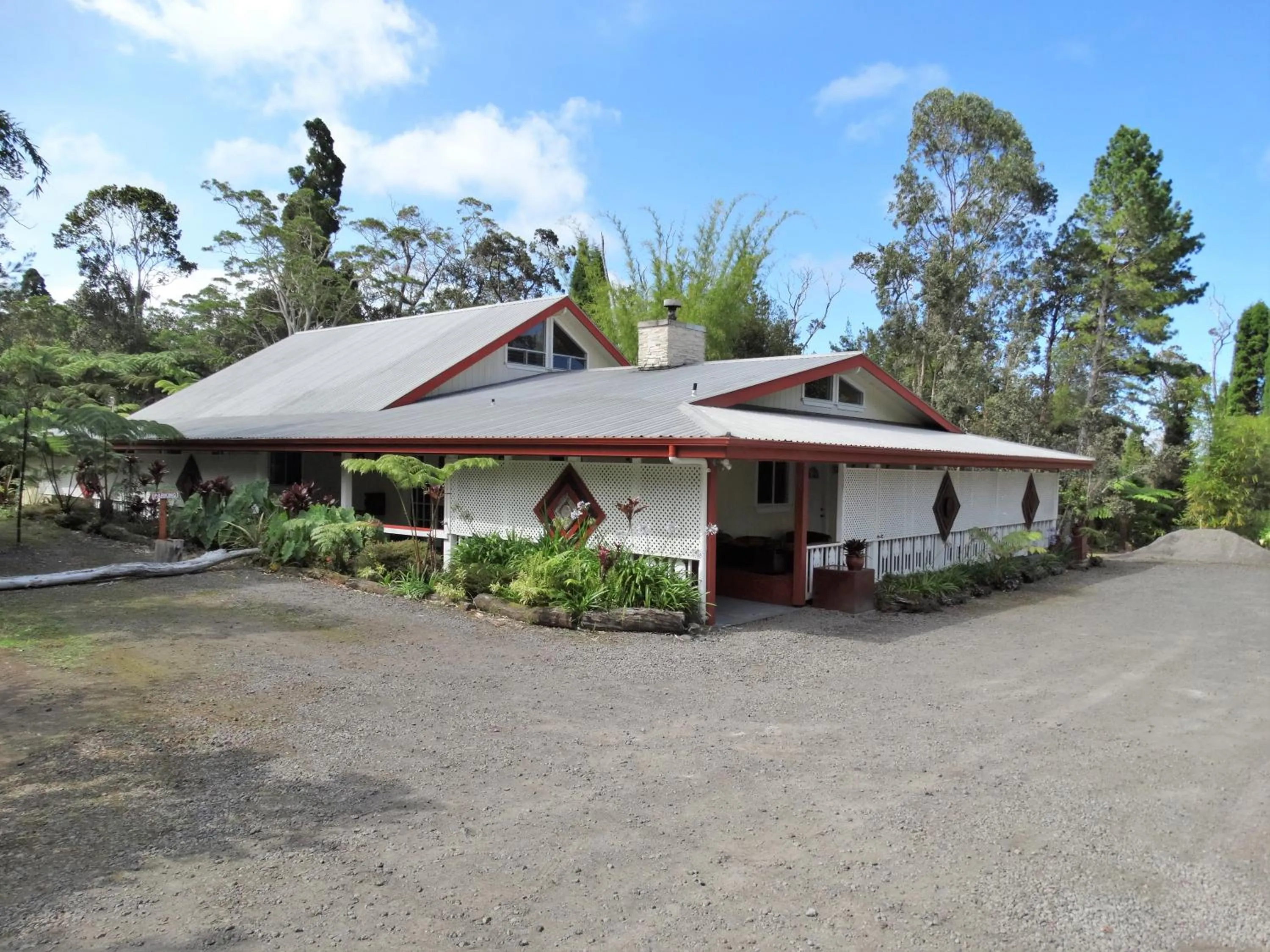 Property building in Lokahi Lodge