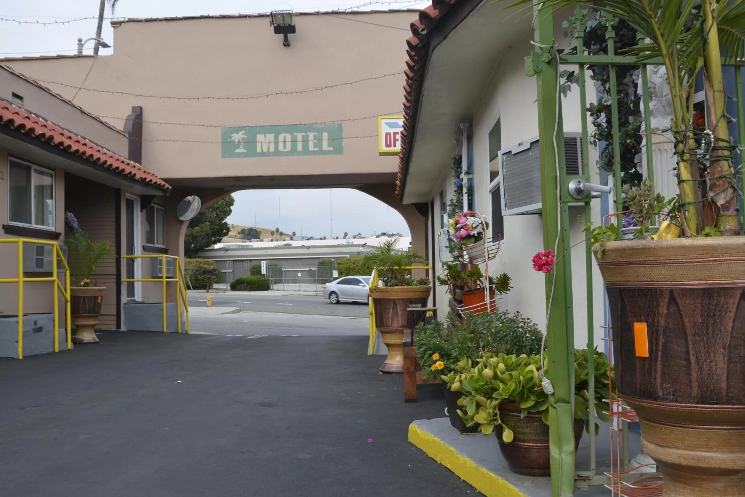 Facade/entrance in Lincoln Park Motel