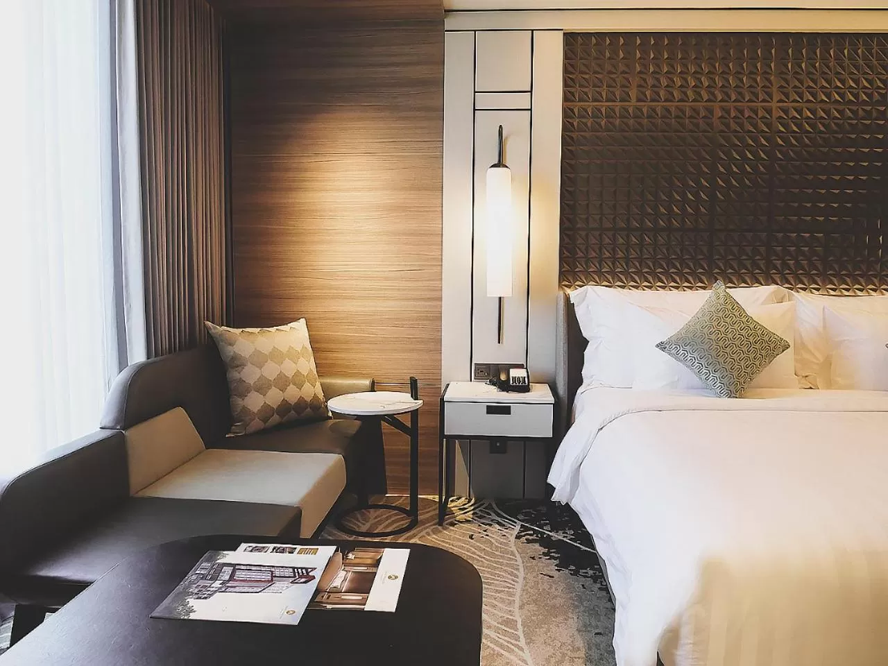 Bedroom, Bed in Movenpick Surabaya City