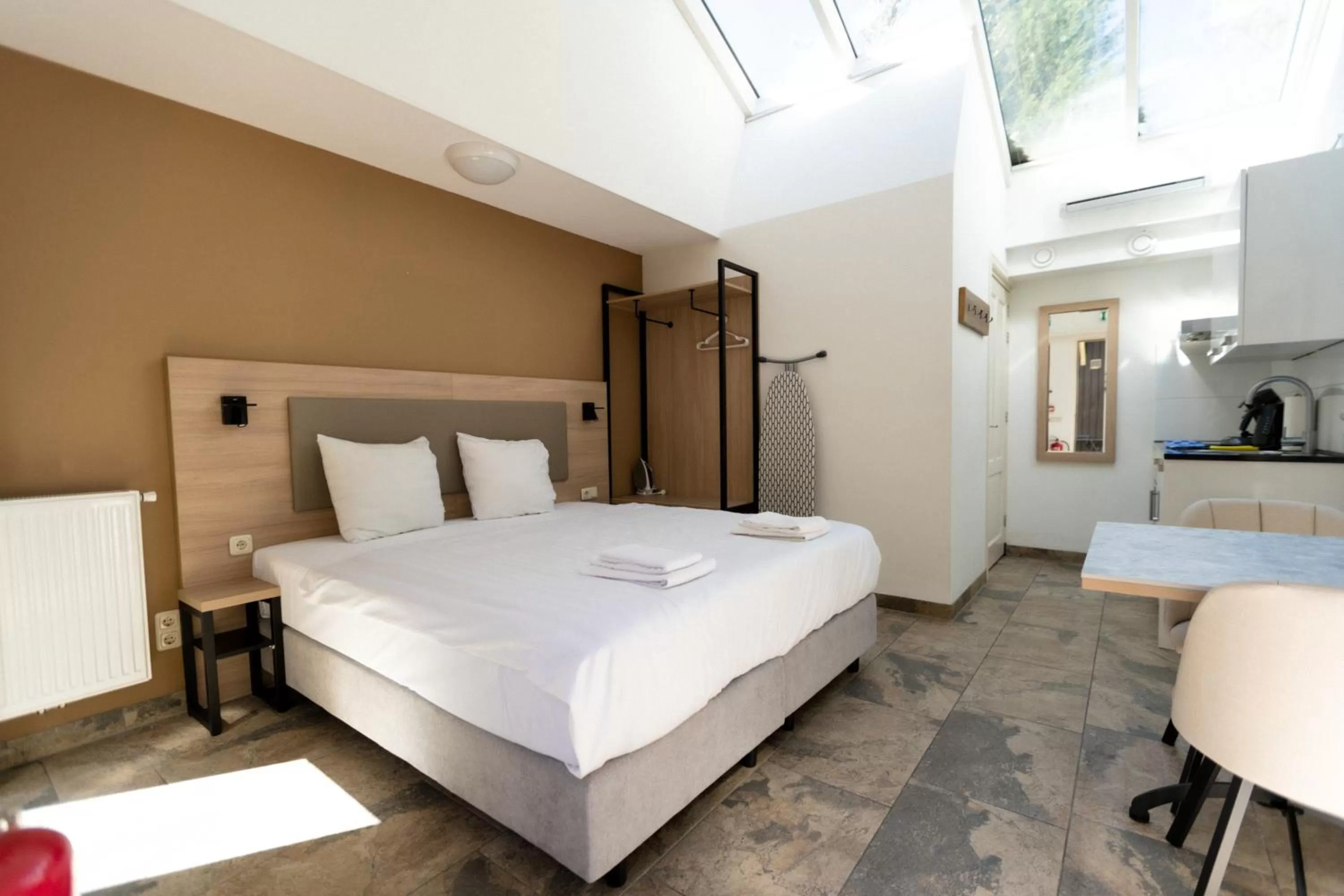 Bedroom, Bed in Plantage Garden Apartments