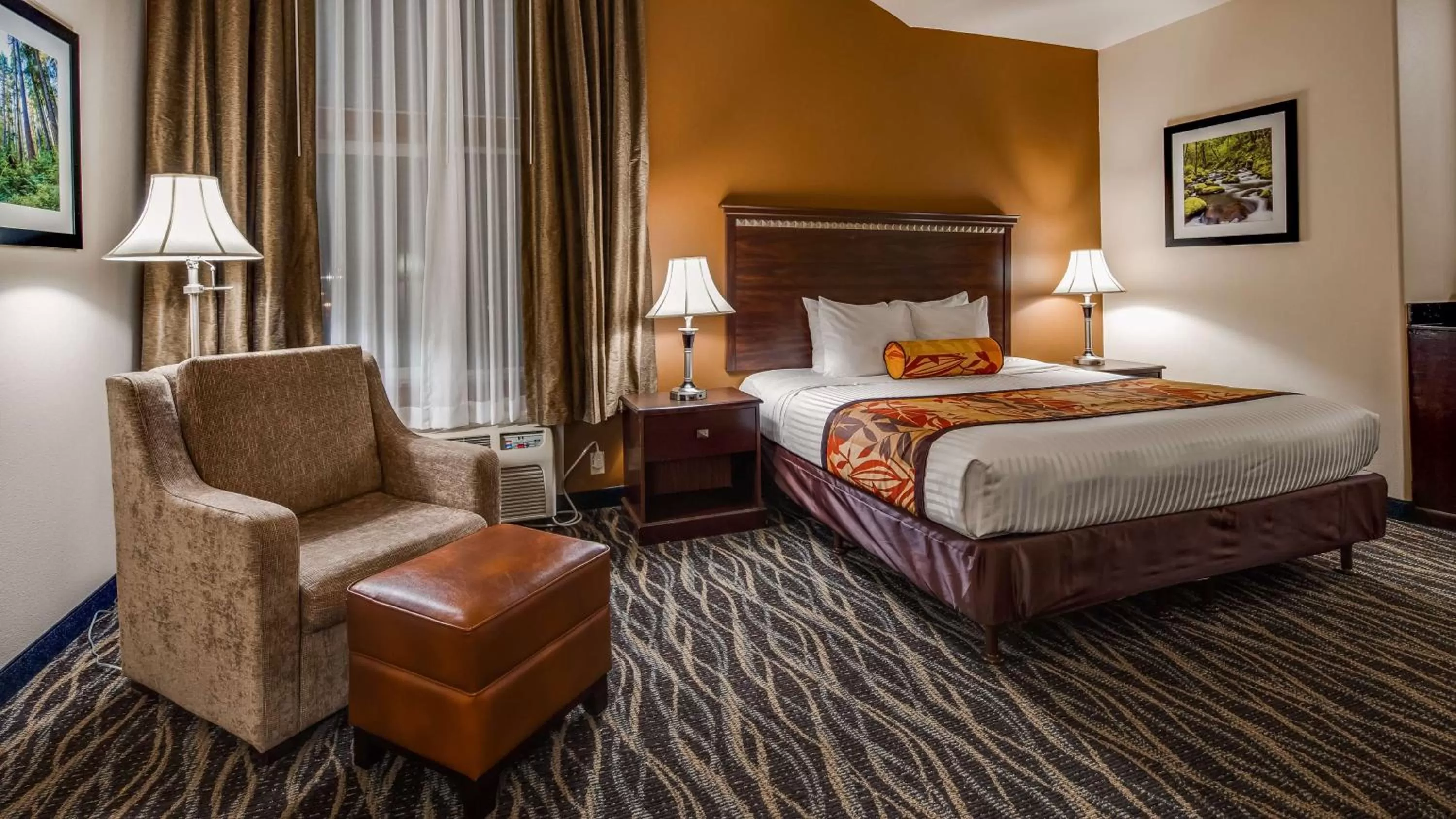 Photo of the whole room, Bed in Best Western Plus Battleground Inn & Suites