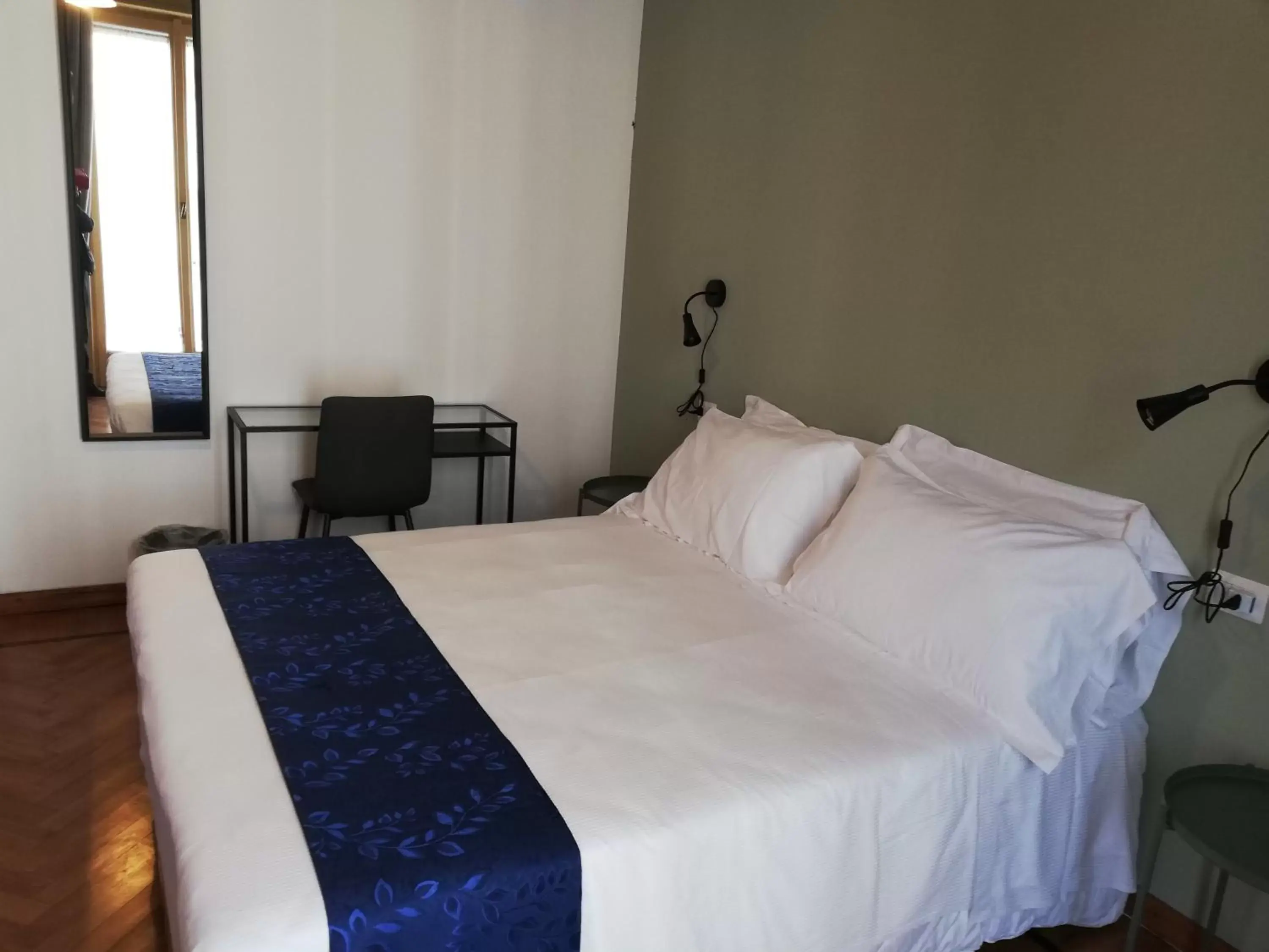 Standard Double or Twin Room in Palazzo Pasta Malpensa Standard Double or Twin Room in Palazzo Pasta Malpensa