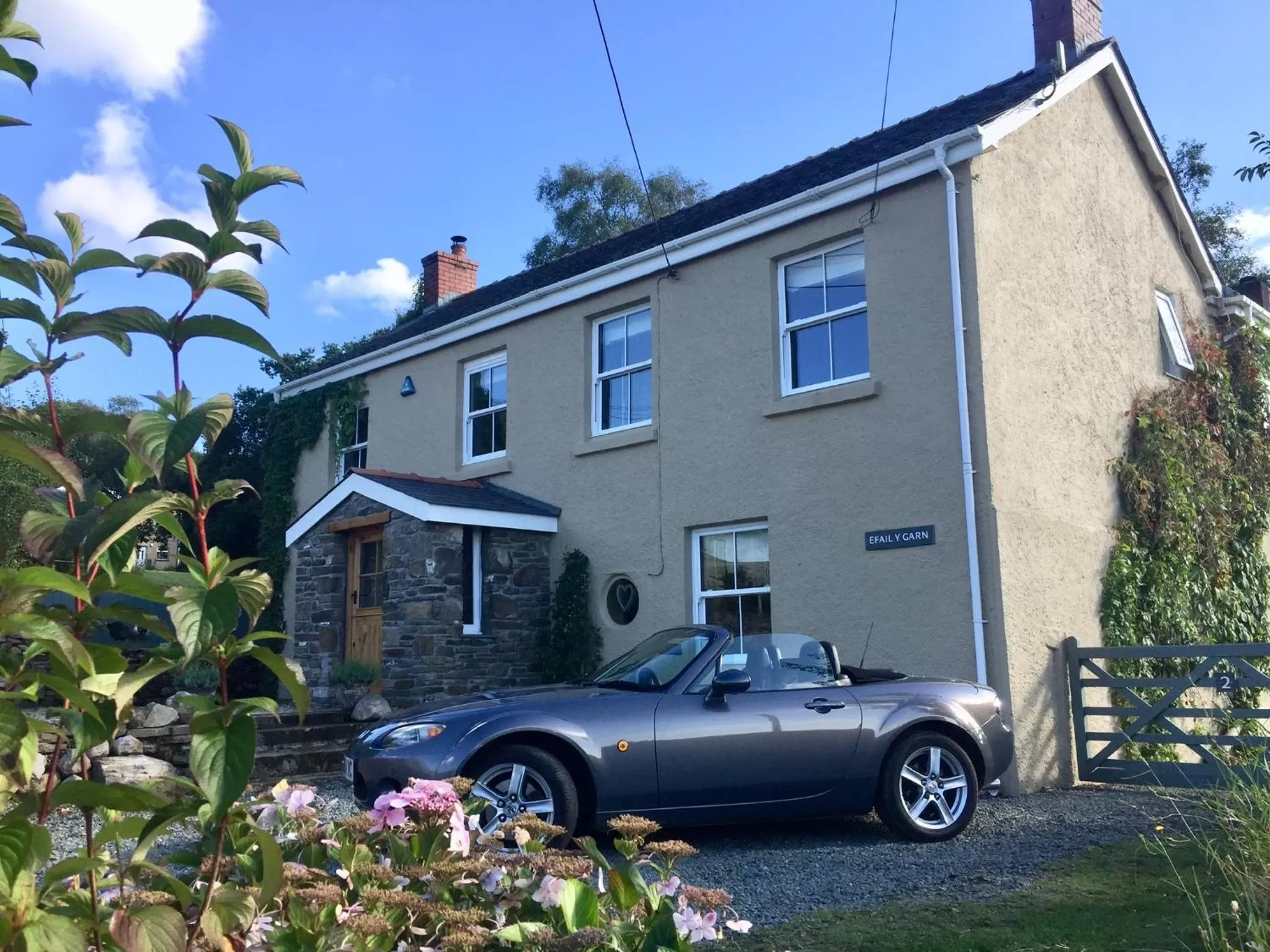 Property Building in Efail Y Garn
