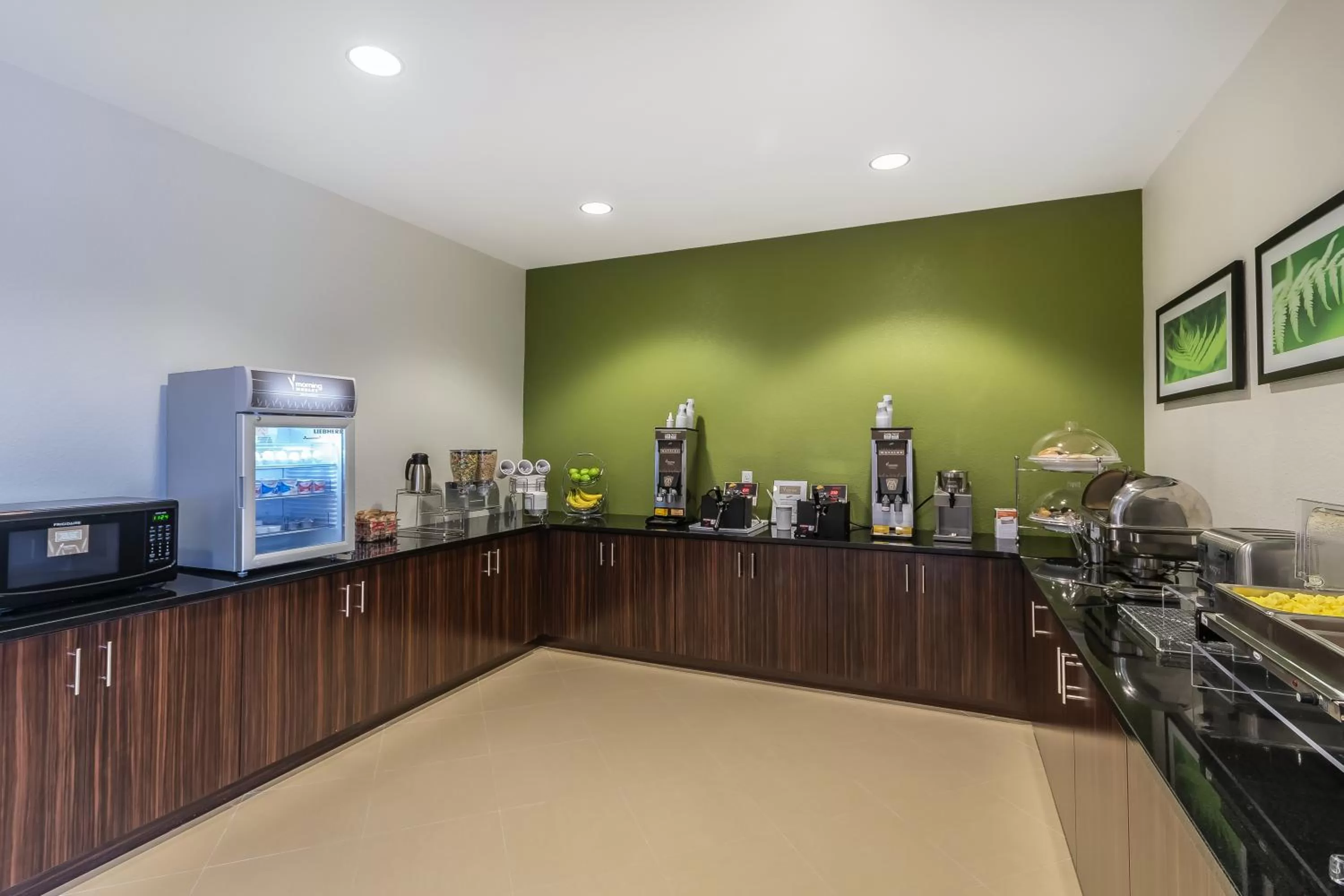 American breakfast in Sleep Inn & Suites Columbia