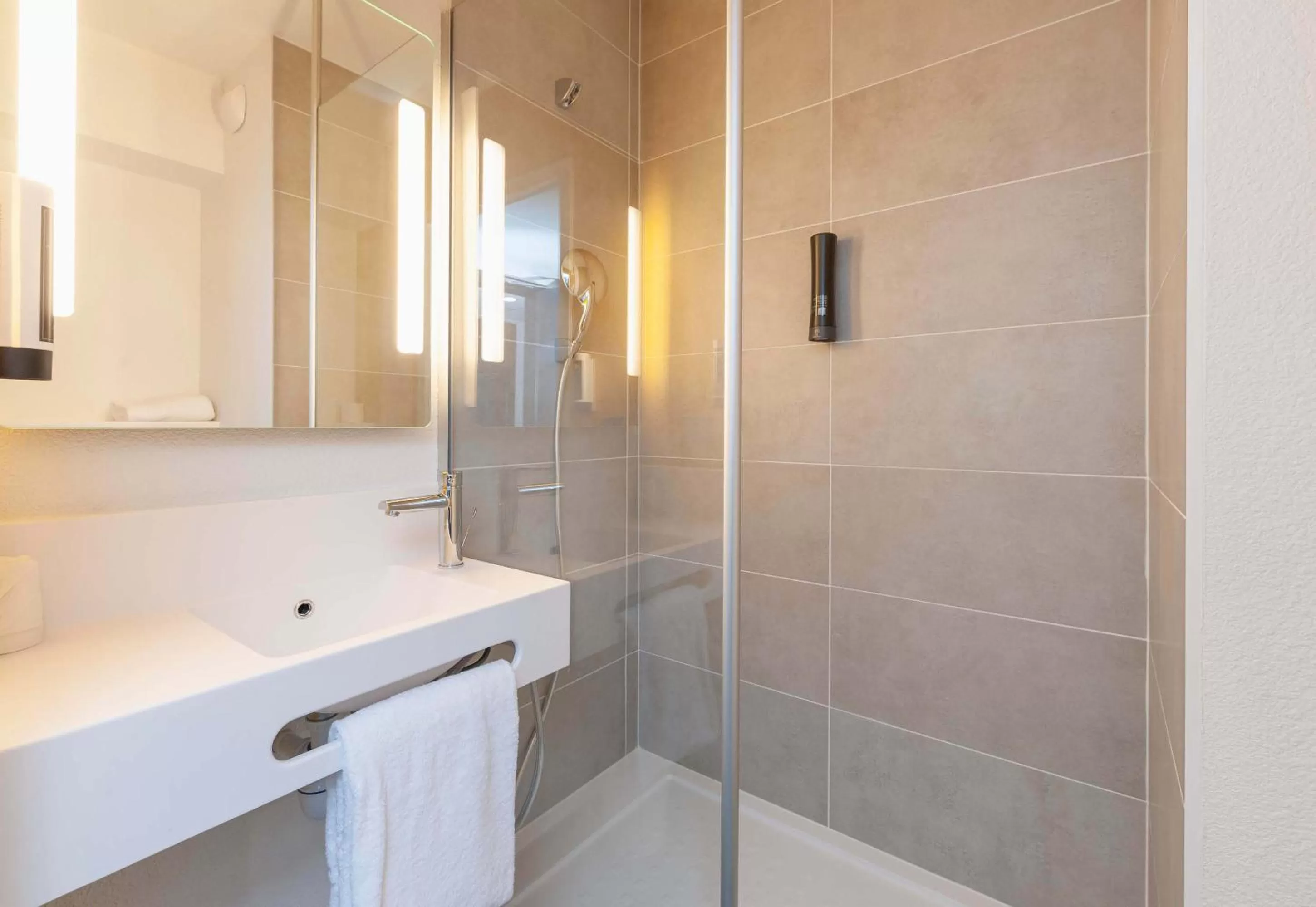 Bathroom in B&B HOTEL Saint-Geours-de-Maremne Hossegor