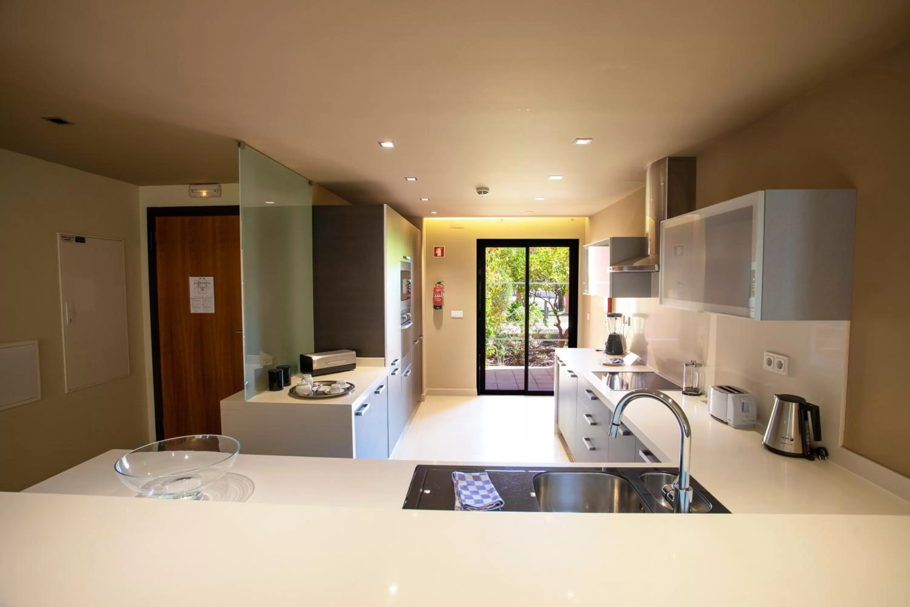 Kitchen or kitchenette, Bed in Amendoeira Golf Resort