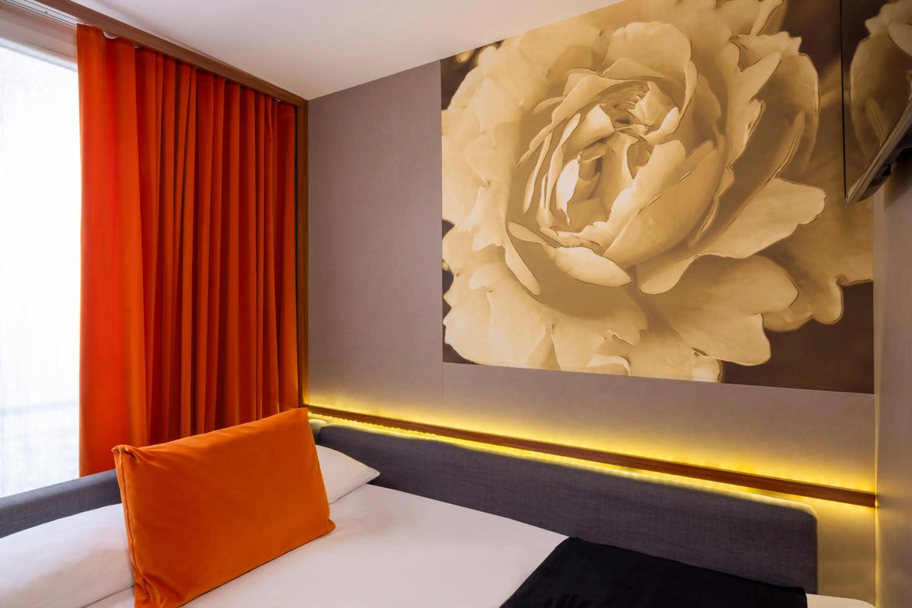 Bedroom, Bed in Hôtel Elixir