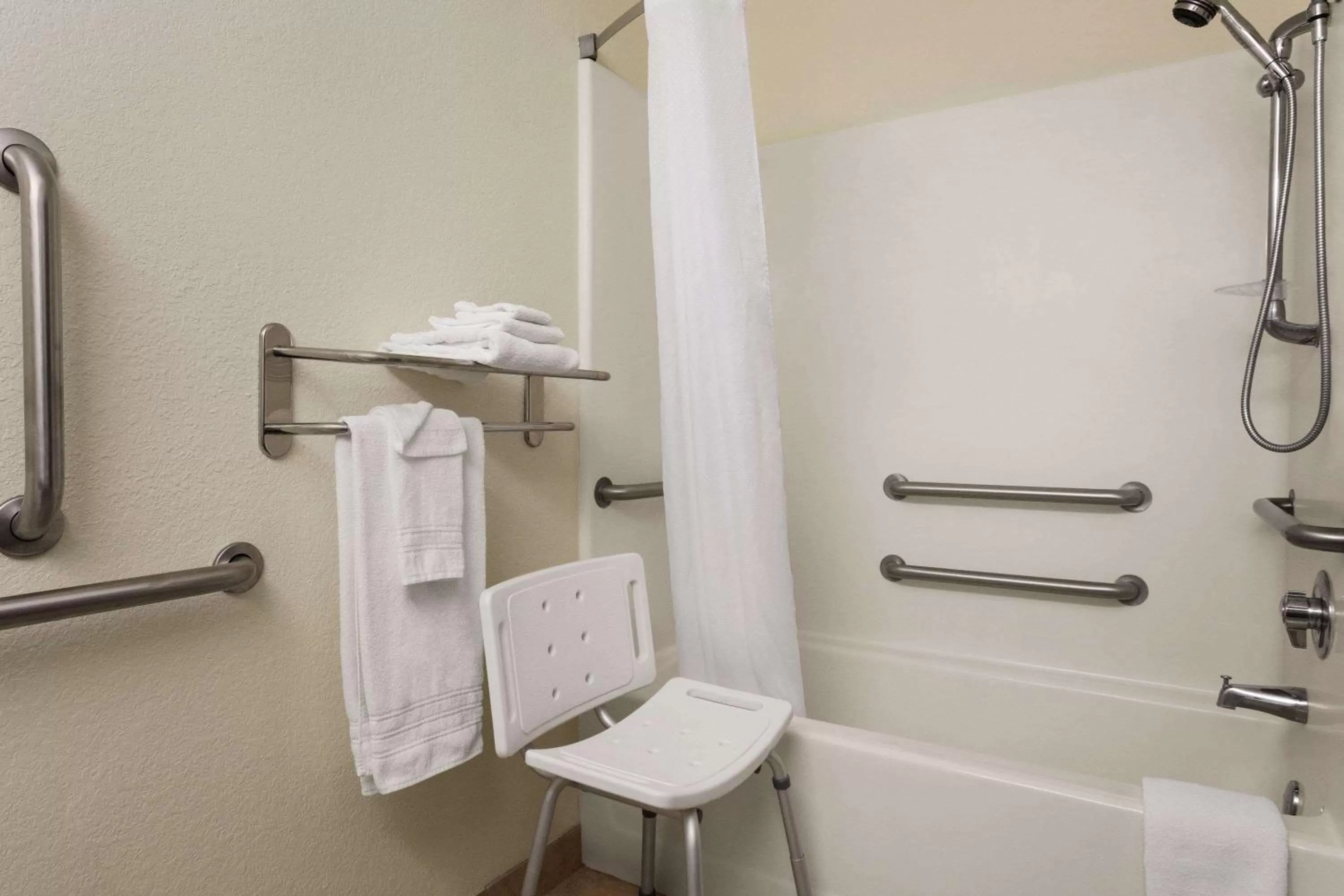 Bathroom in Microtel Inn and Suites - Inver Grove Heights