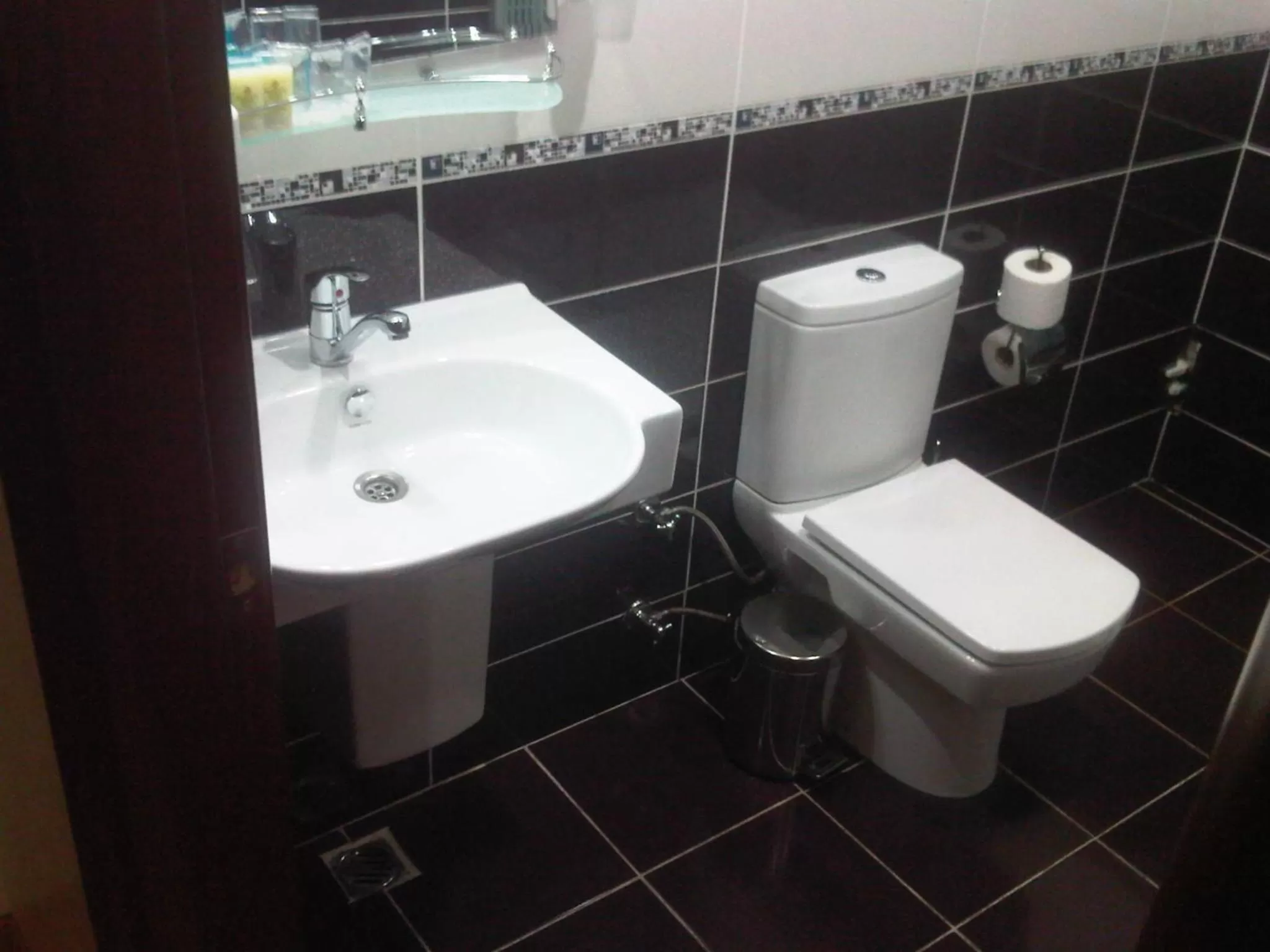 Shower in Basileus Hotel