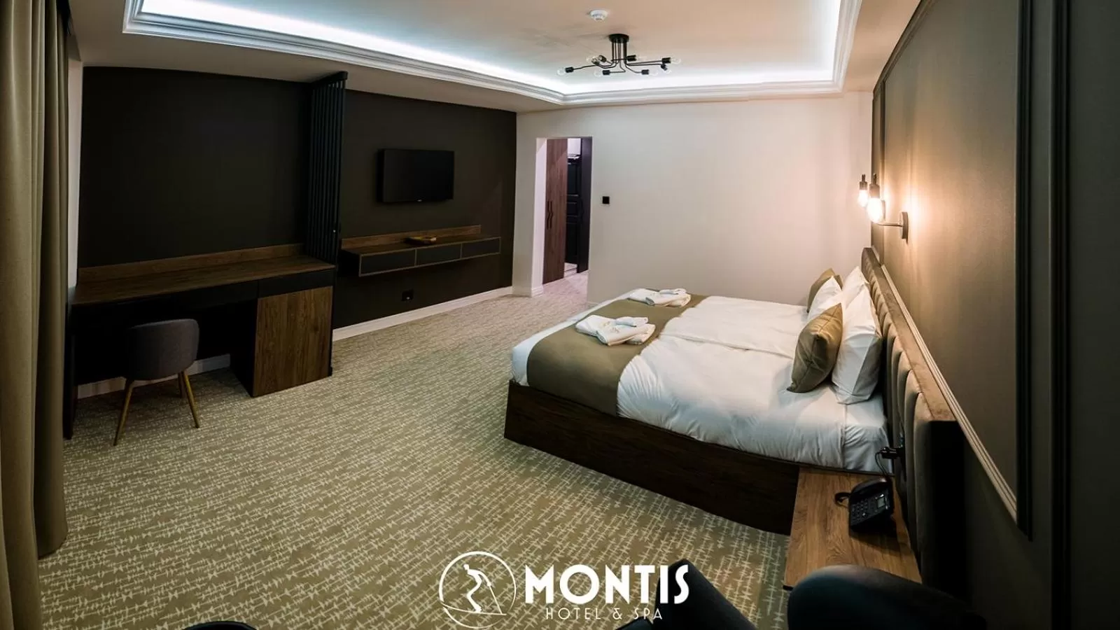 Photo of the whole room, Bed in Montis Hotel & Spa