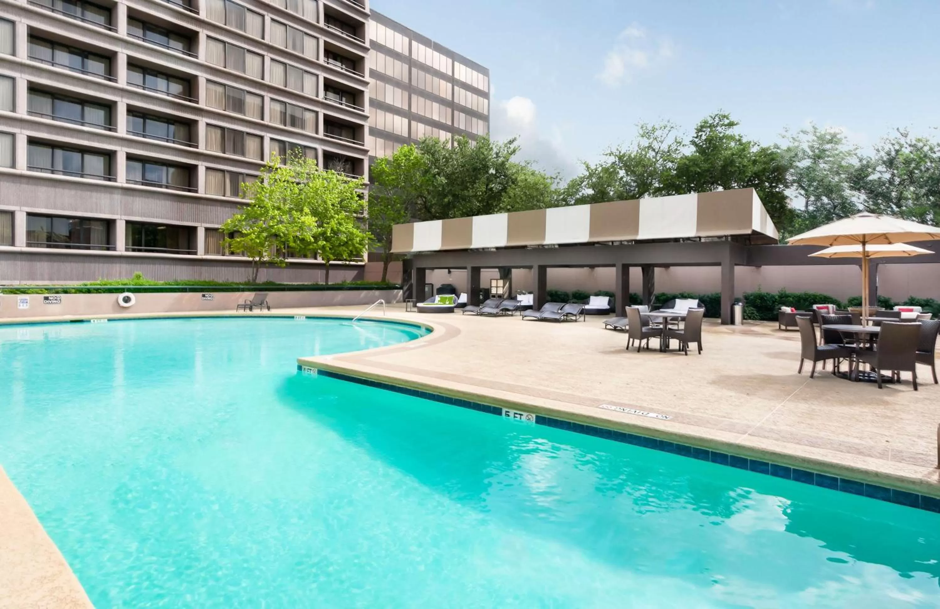 Pool view in DoubleTree by Hilton Hotel & Suites Houston by the Galleria