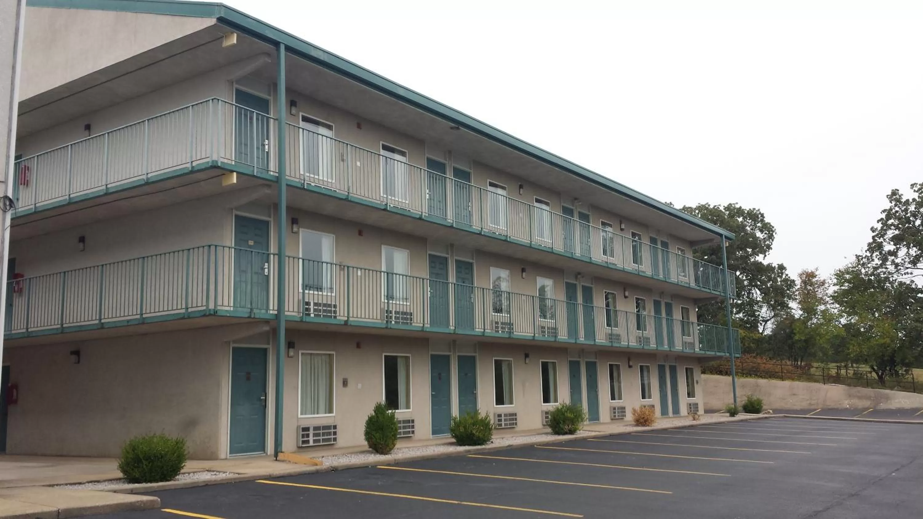 Property building in Days Inn by Wyndham Harrison