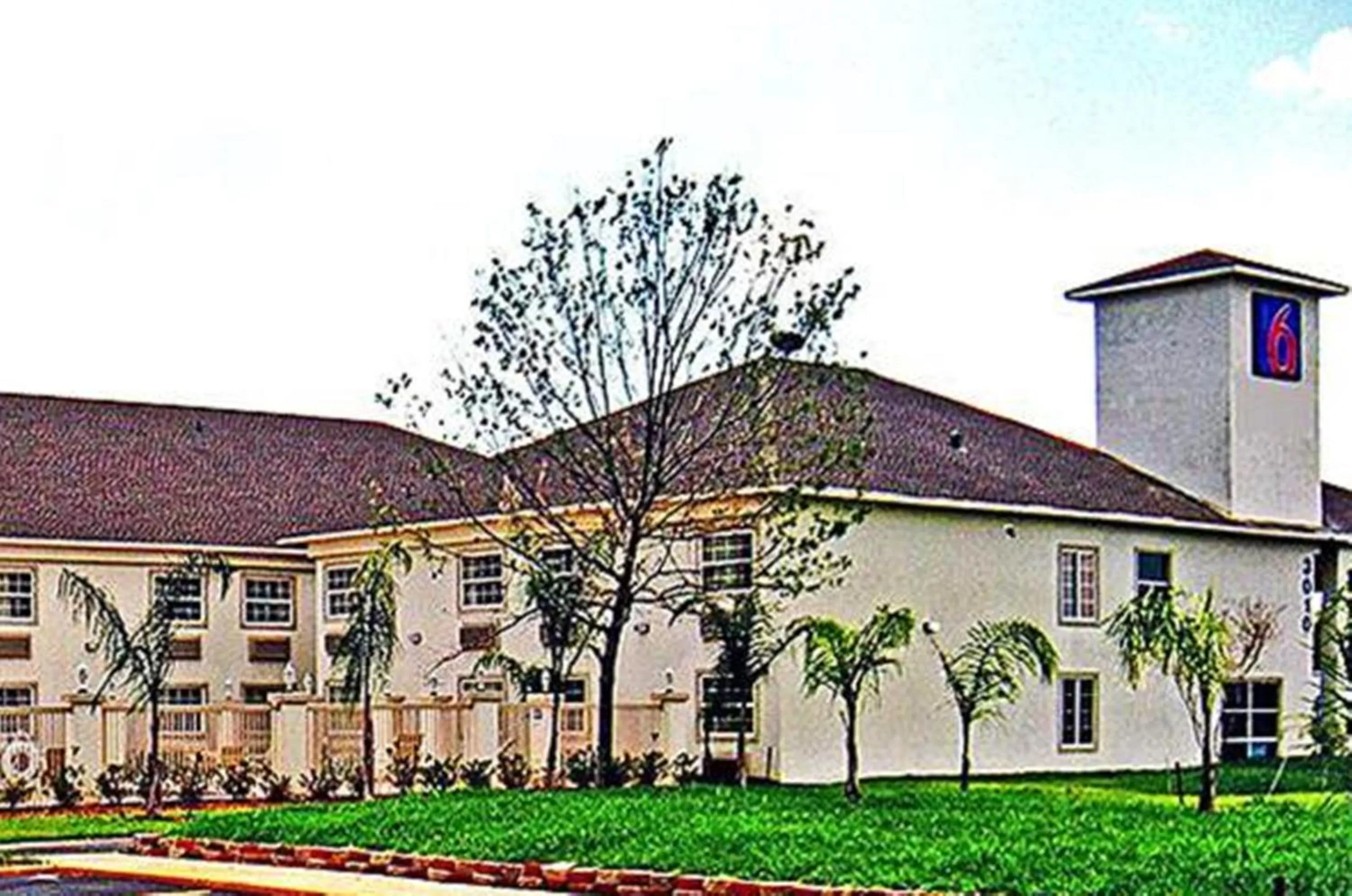 Property building in Motel 6-Pasadena, TX