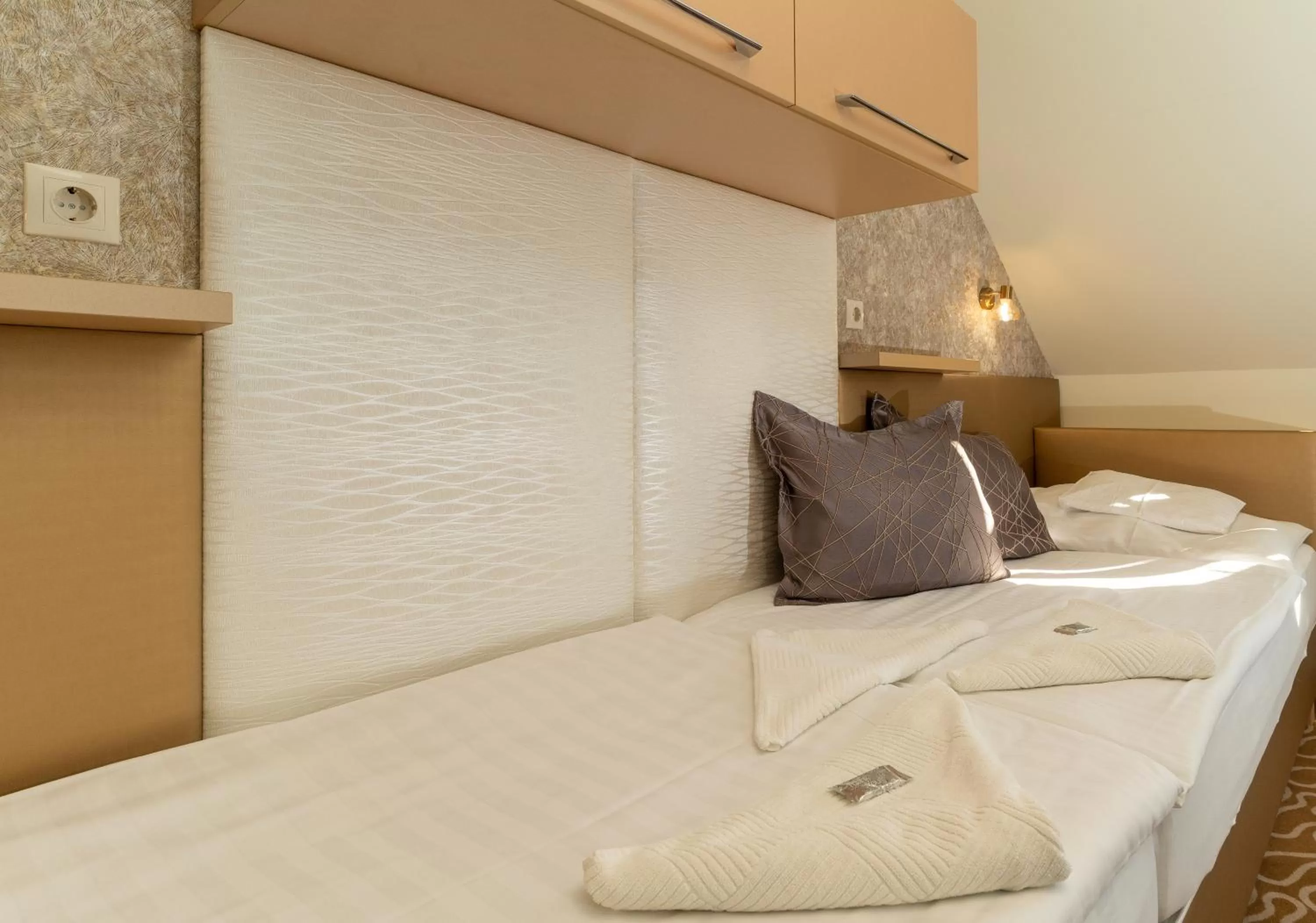 Photo of the whole room, Bed in Teátrum Boutique Hotel