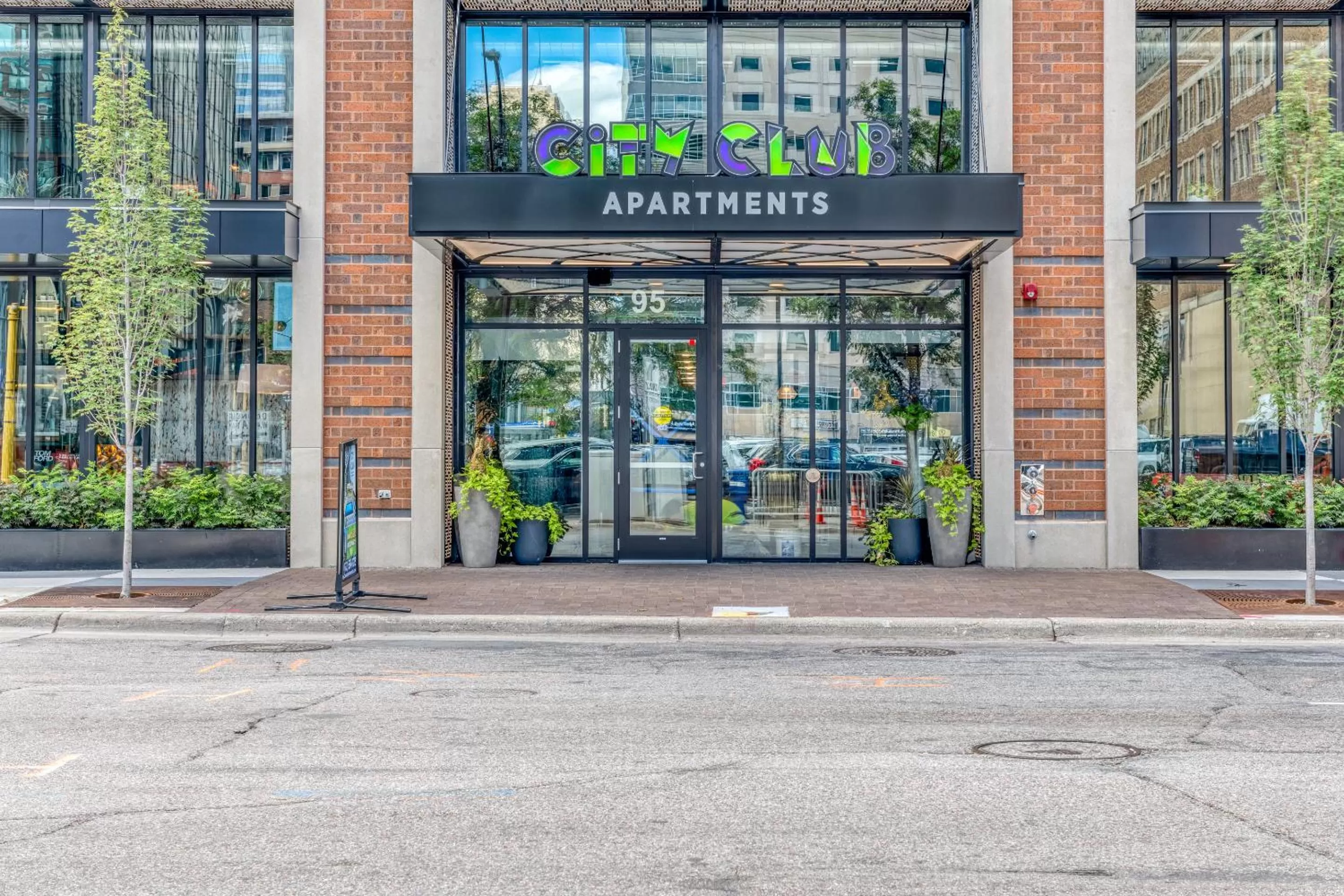 Property building in Mint House Minneapolis - Downtown West