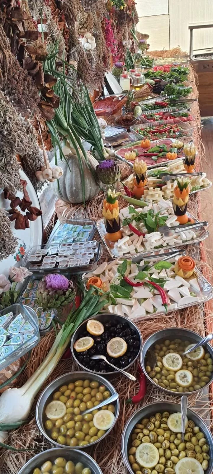 Restaurant/places to eat in Grand Yayla Hotel