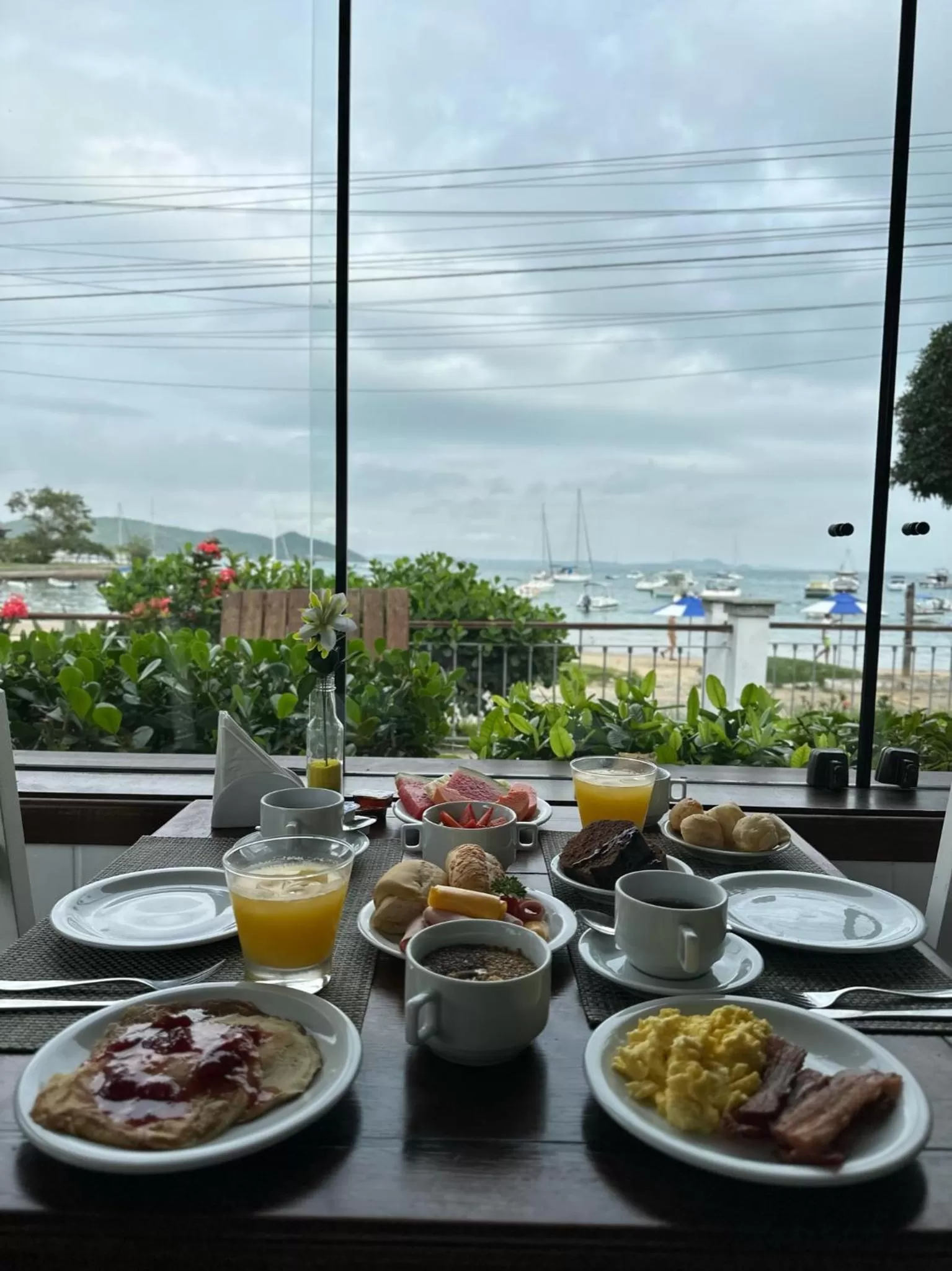 Restaurant/places to eat in Pousada Corsario Buzios