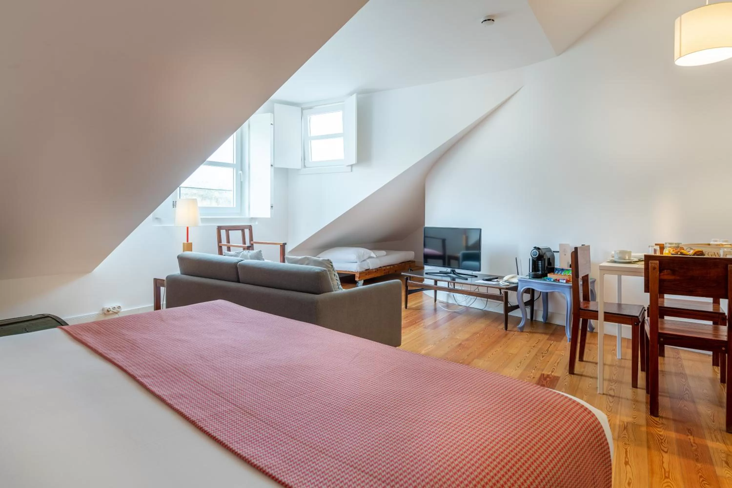 Living room, Bed in My Suite Lisbon Serviced Apartments - Principe Real