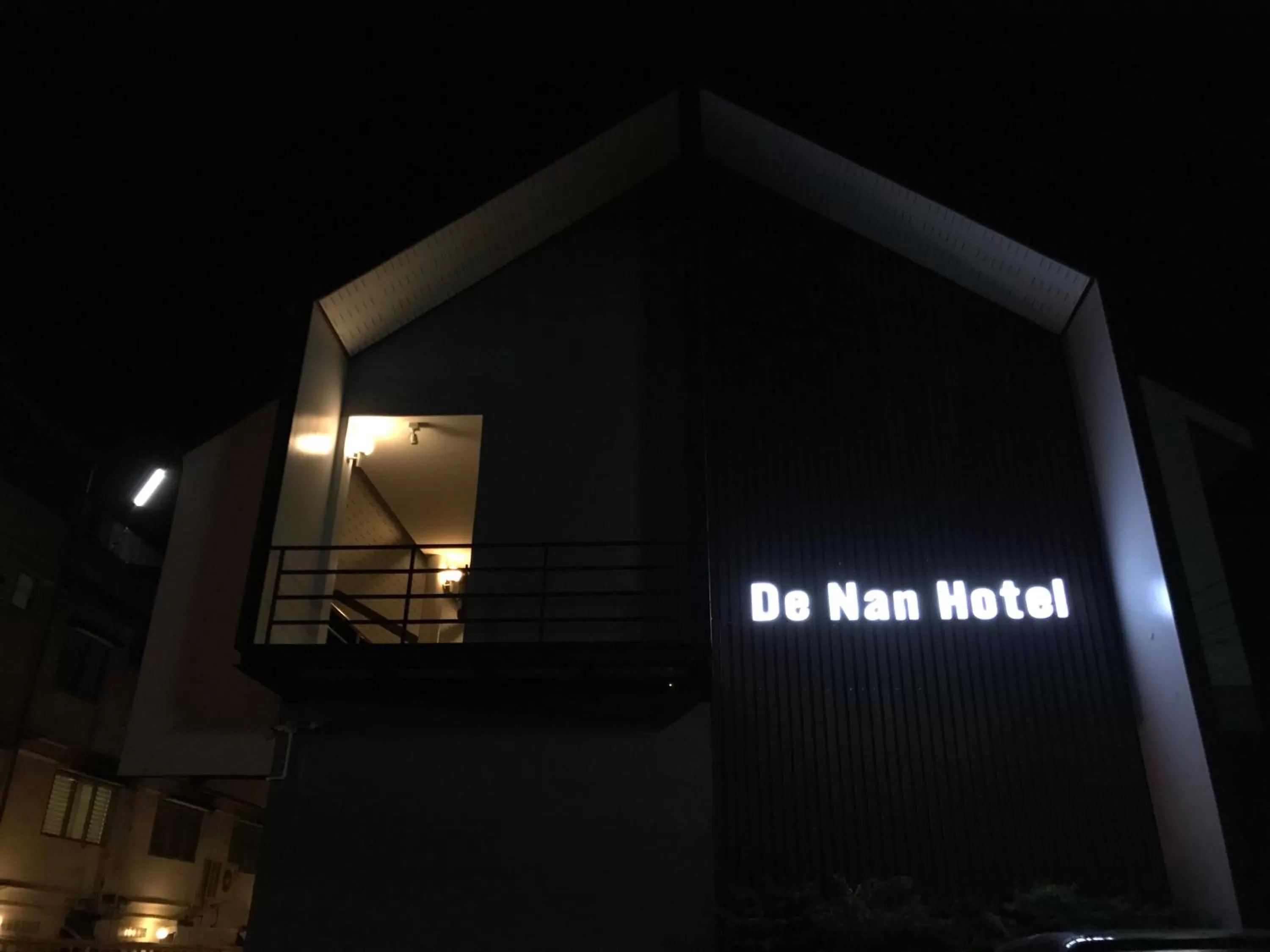Property building in De Nan Hotel