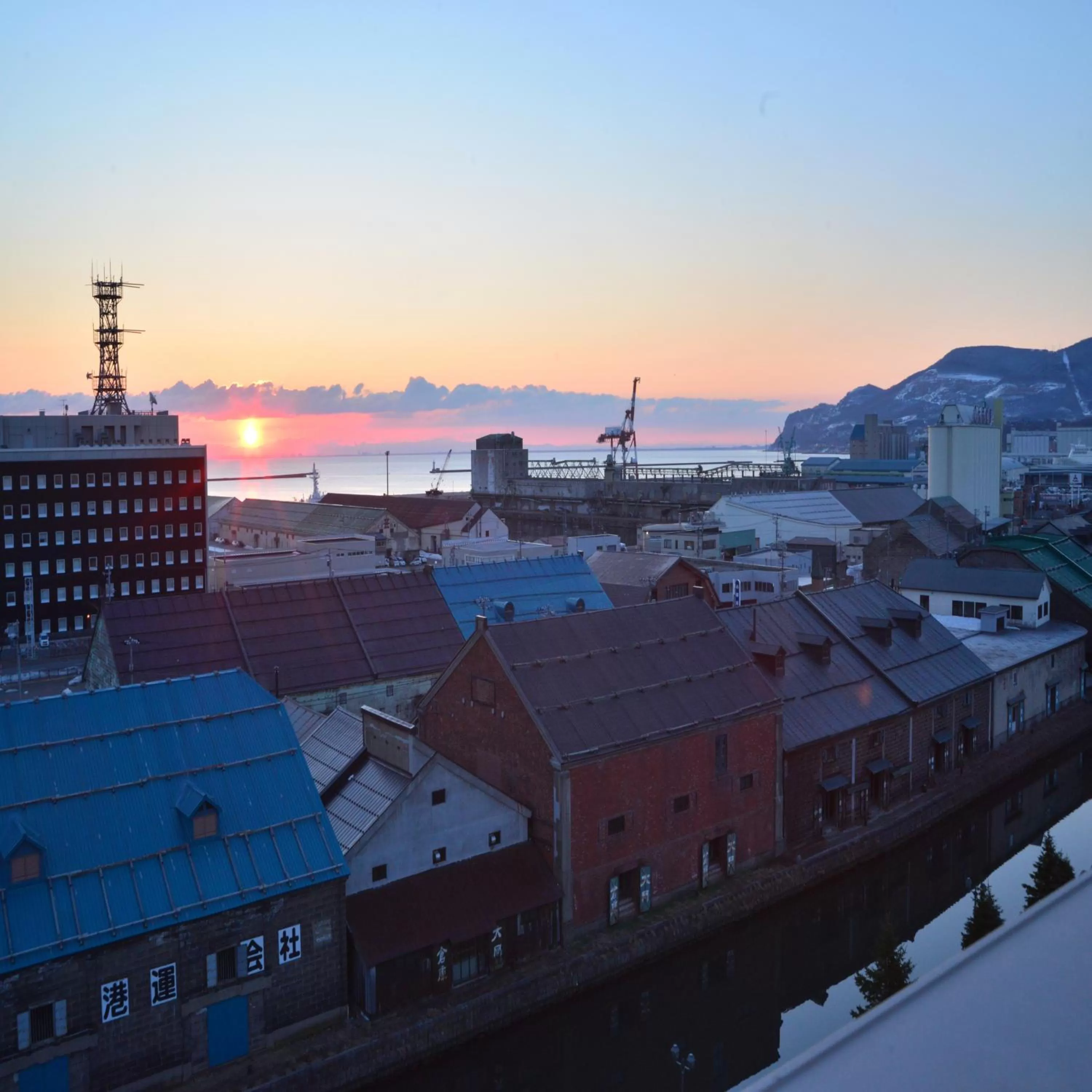 Sunrise in Hotel Nord Otaru