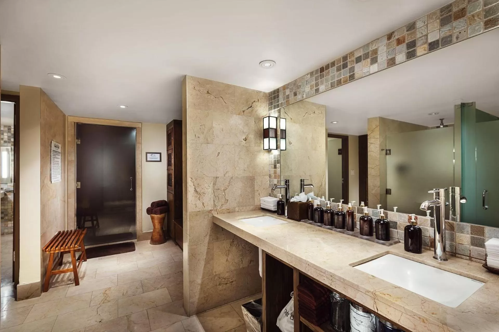 Massage in Costa d'Este Beach Resort & Spa