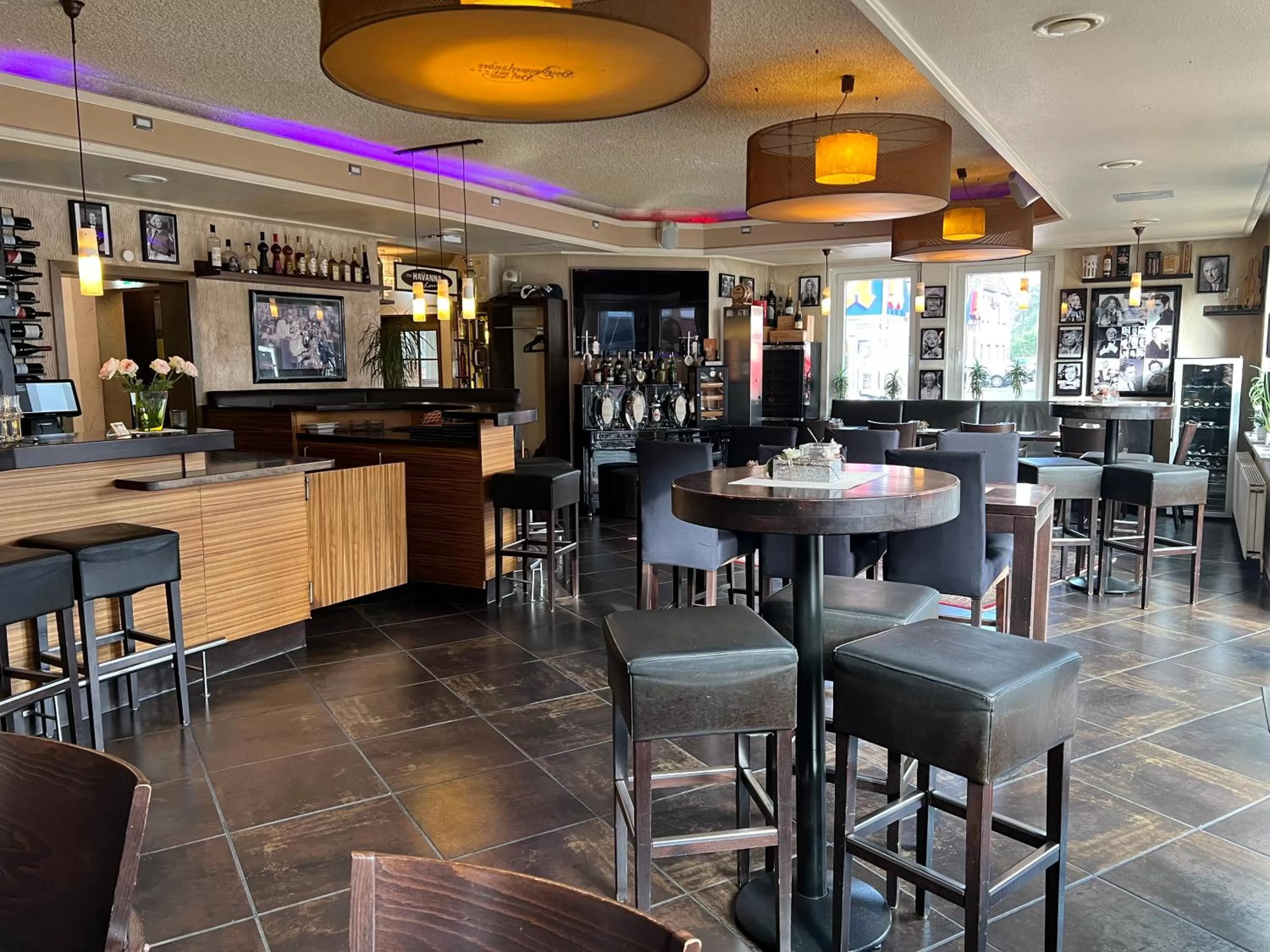 Lounge or bar in Hotel Ammerländer Hof