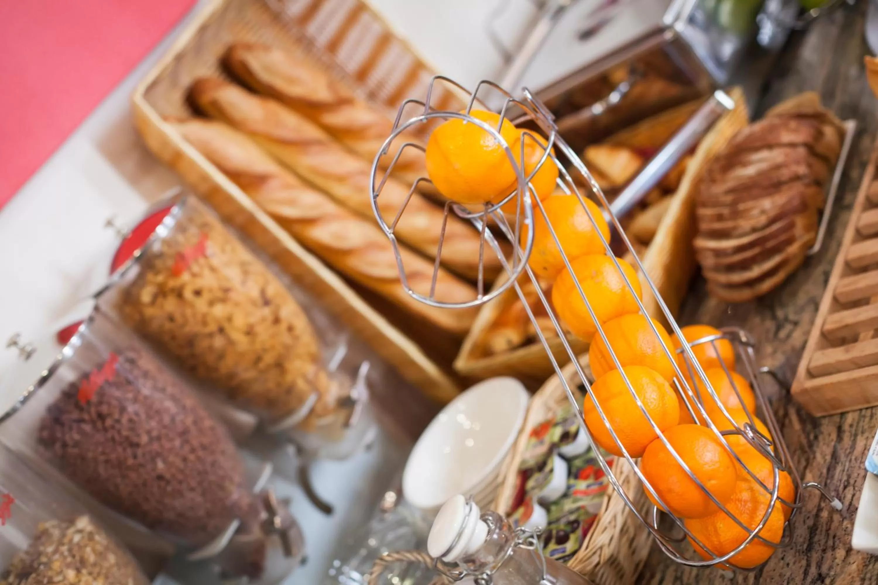 Restaurant/places to eat in Hotel Athanor Centre