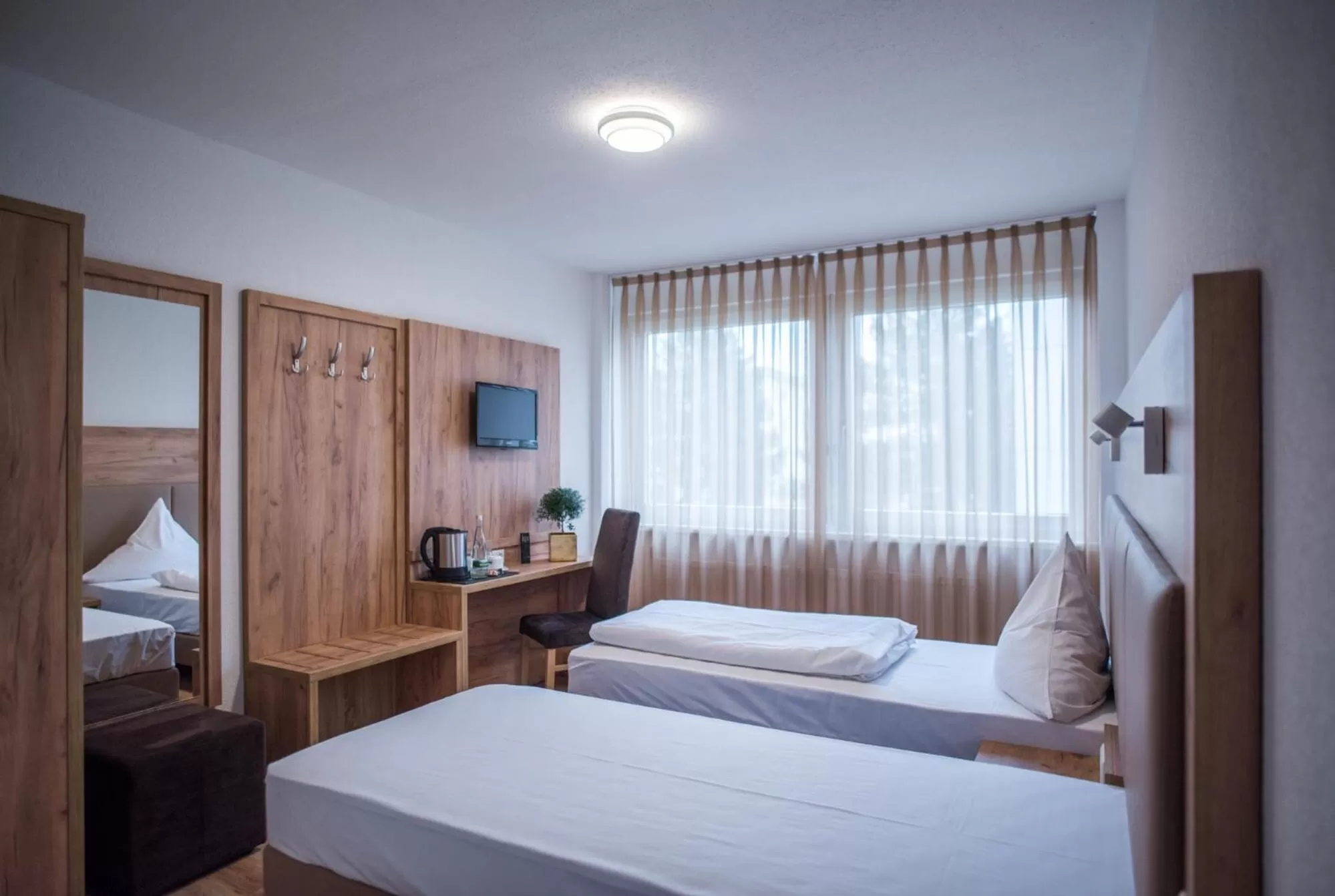 Photo of the whole room, Bed in Hotel Leo