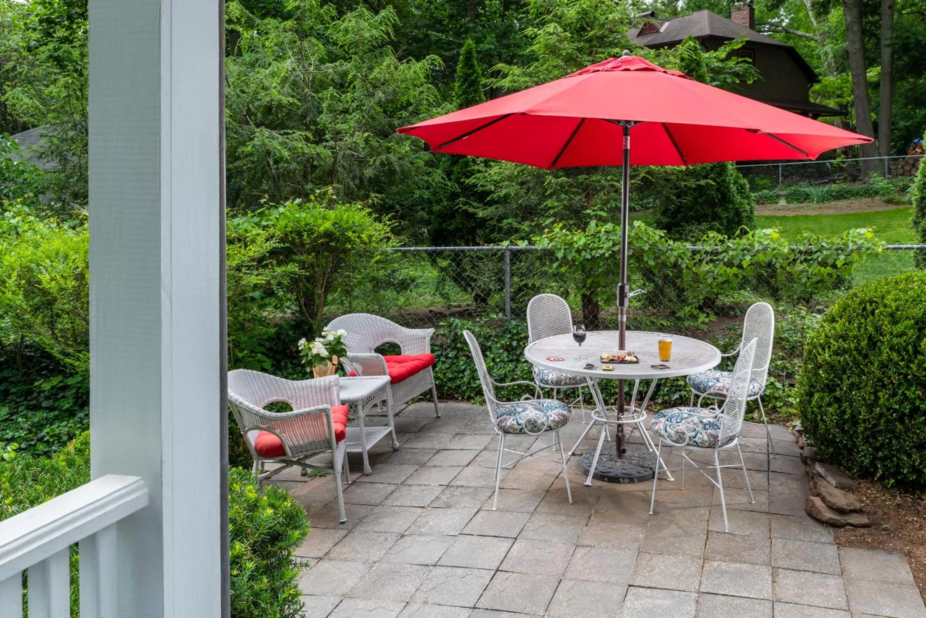 Patio in The 1899 Wright Inn & Carriage House