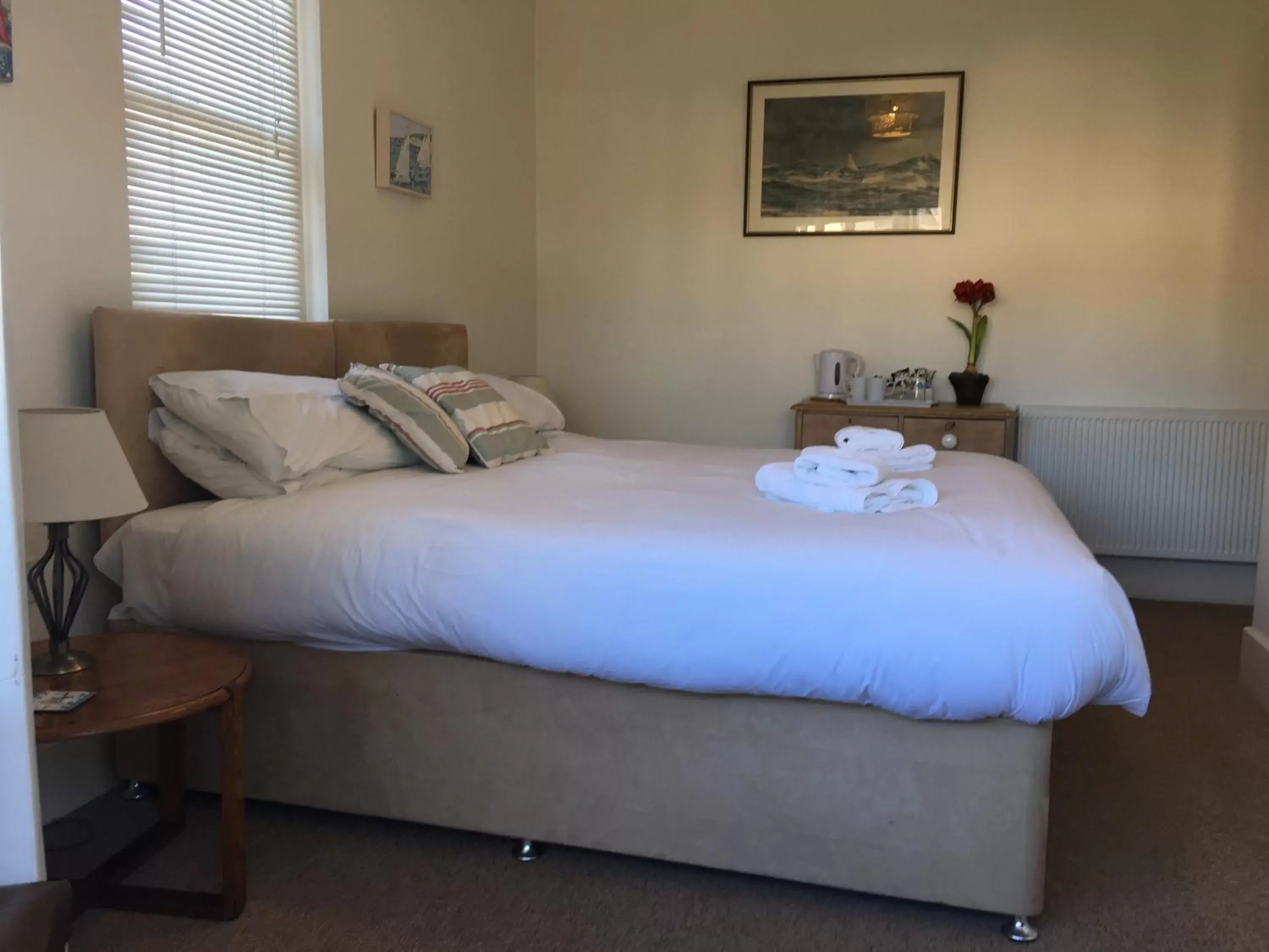 Double or Twin Room in The Pilot Boat Inn, Isle of Wight Double or Twin Room in The Pilot Boat Inn, Isle of Wight