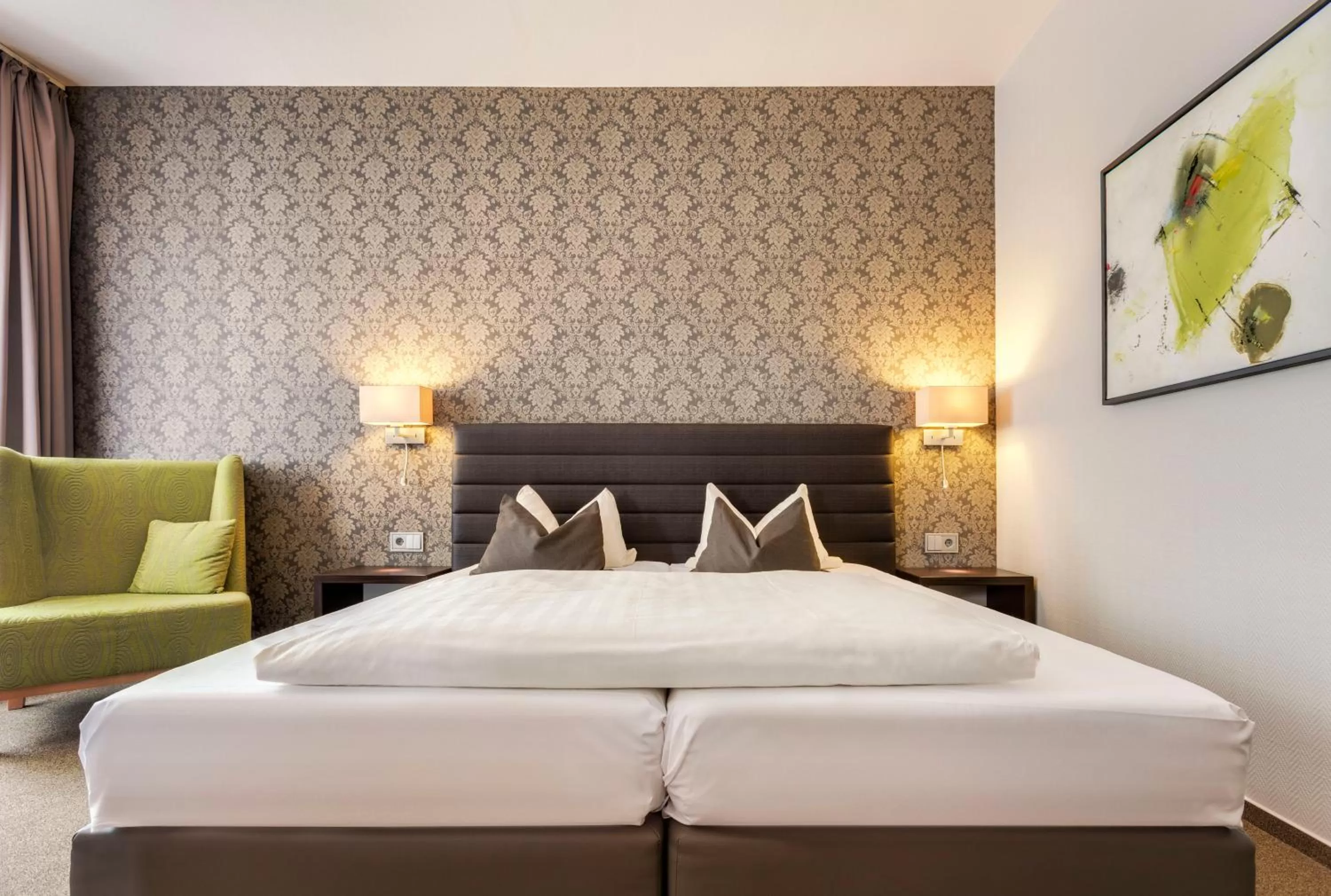 Photo of the whole room, Bed in Hotel Hiemann - Superior