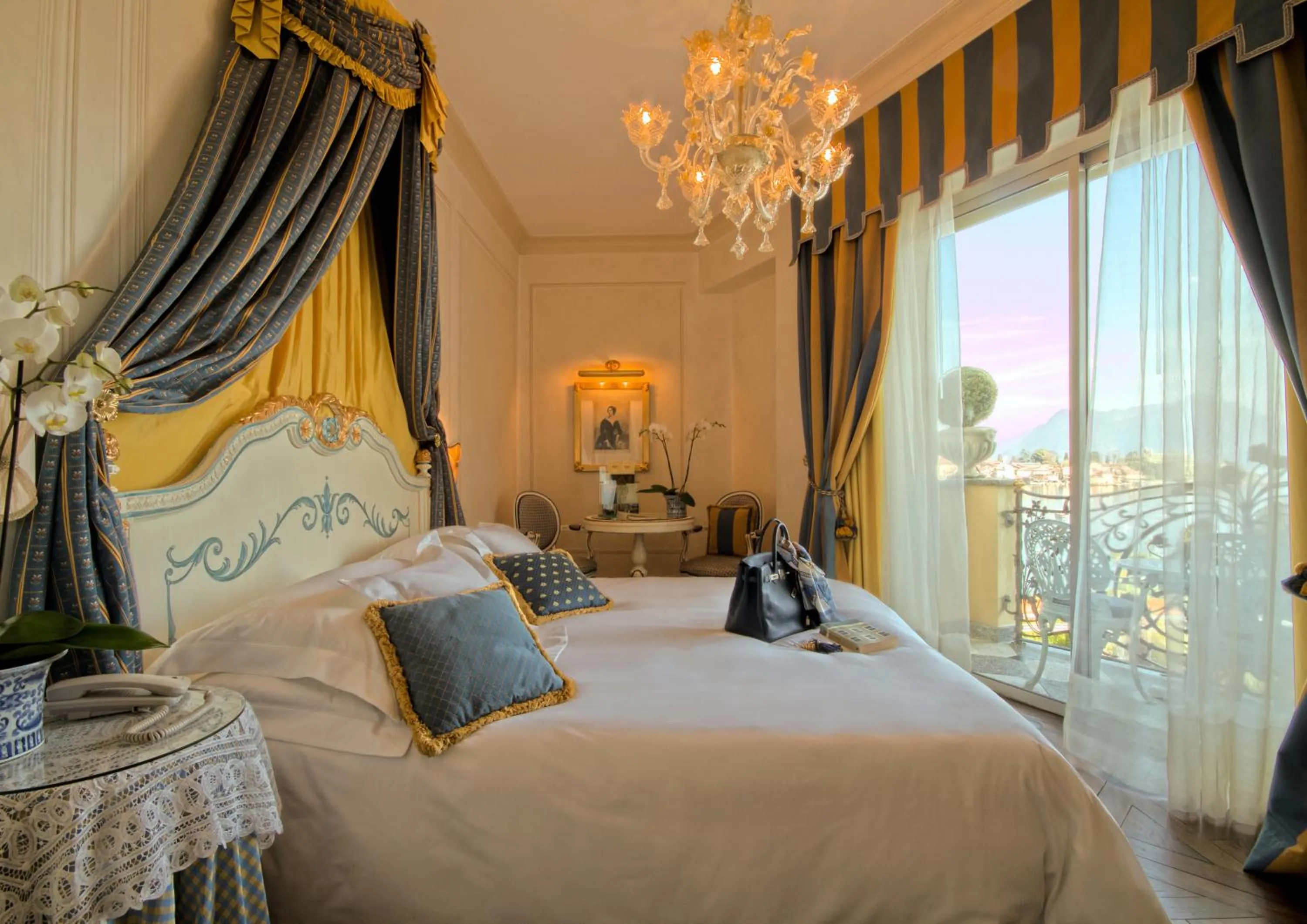 Bed in Villa e Palazzo Aminta - A Leading Hotel of The World