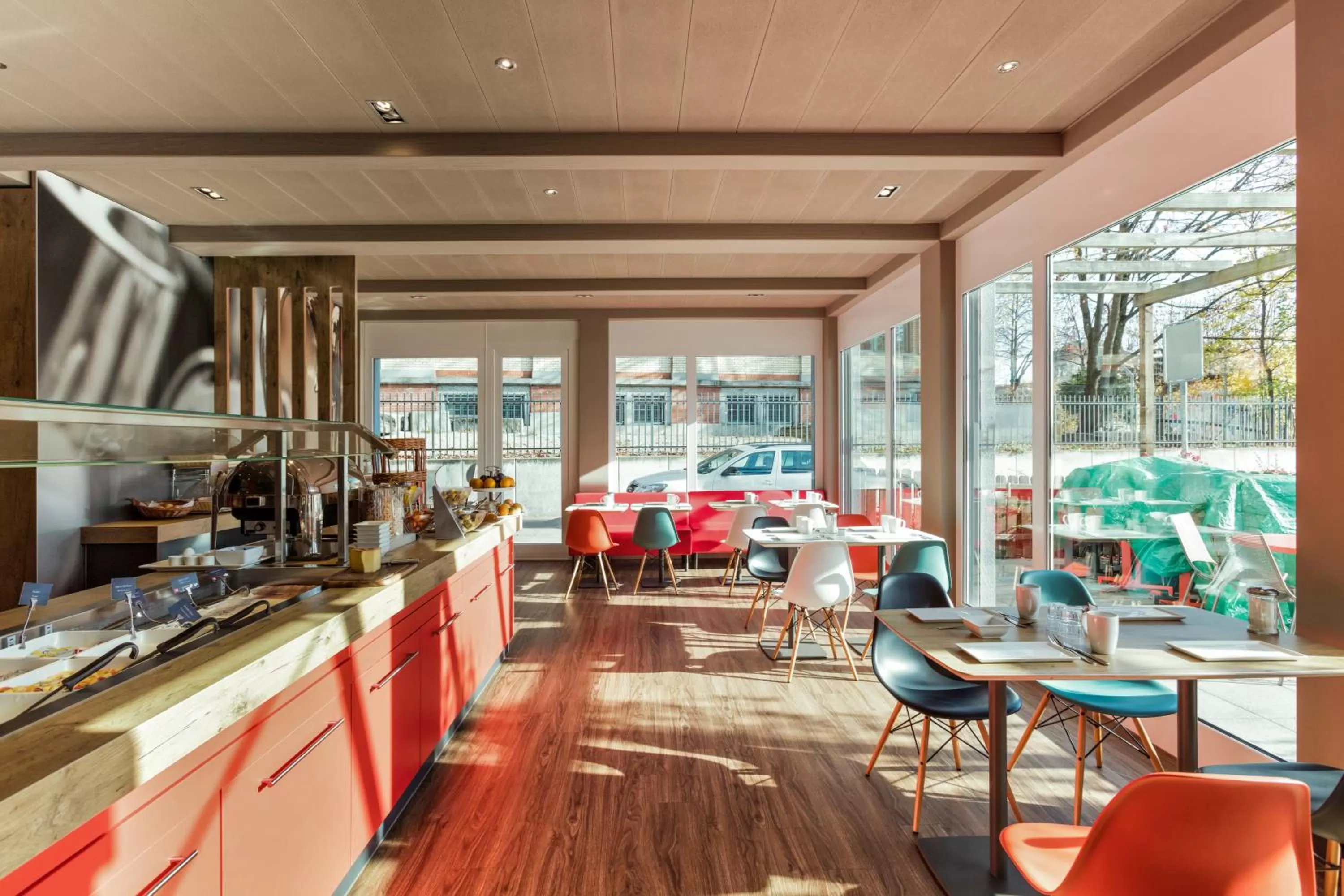 Restaurant/places to eat in ibis Winterthur City