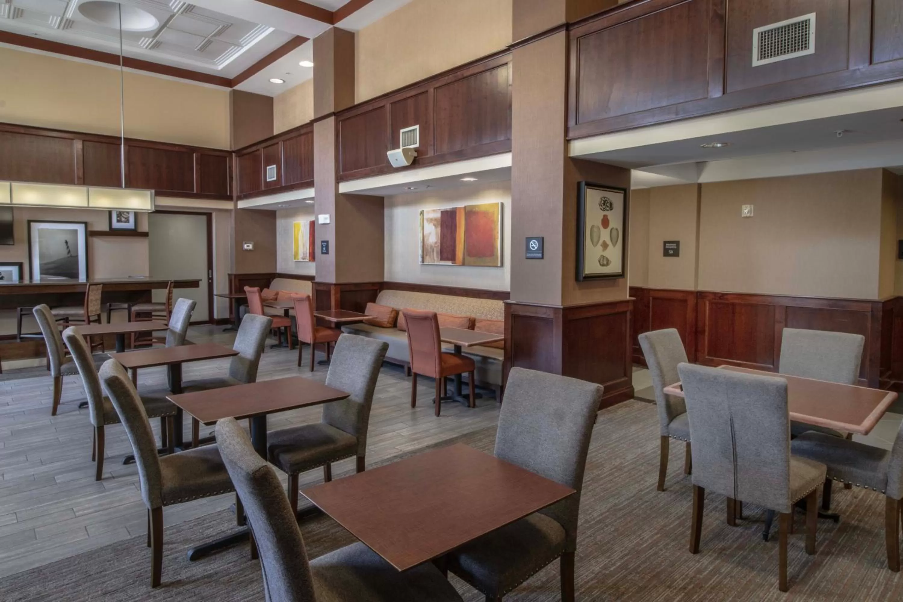 Lobby or reception in Hampton Inn & Suites Norfolk-Airport