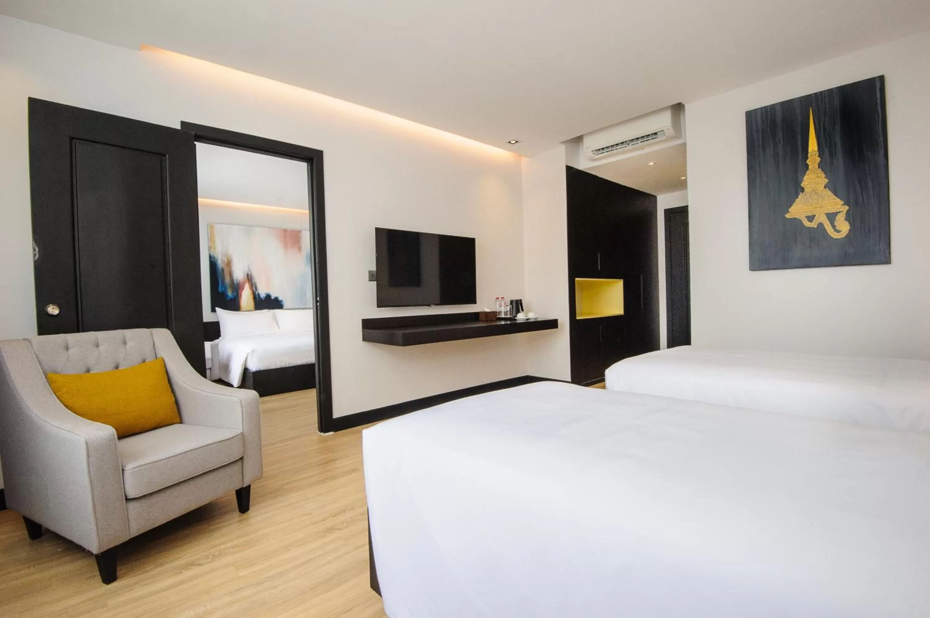 Bedroom, Bed in GLOW PARK HOTEL Grand Royal Palace