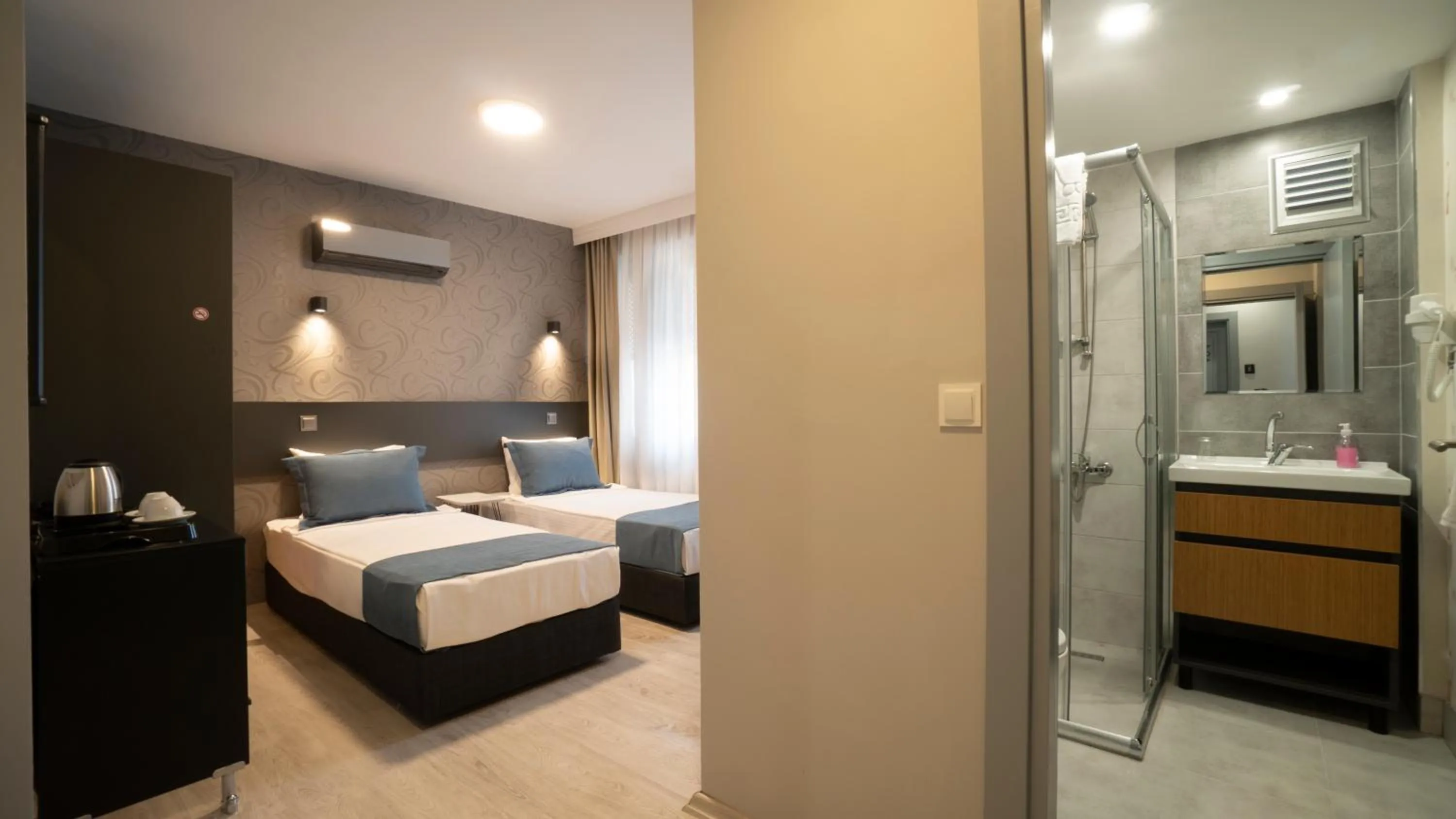 Shower, Bed in OPERA Hotel Antalya