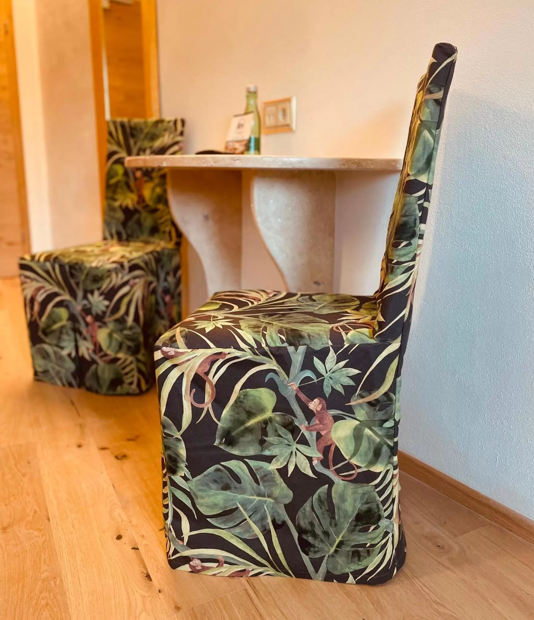 Seating area in Gasthof Lend-Platzl